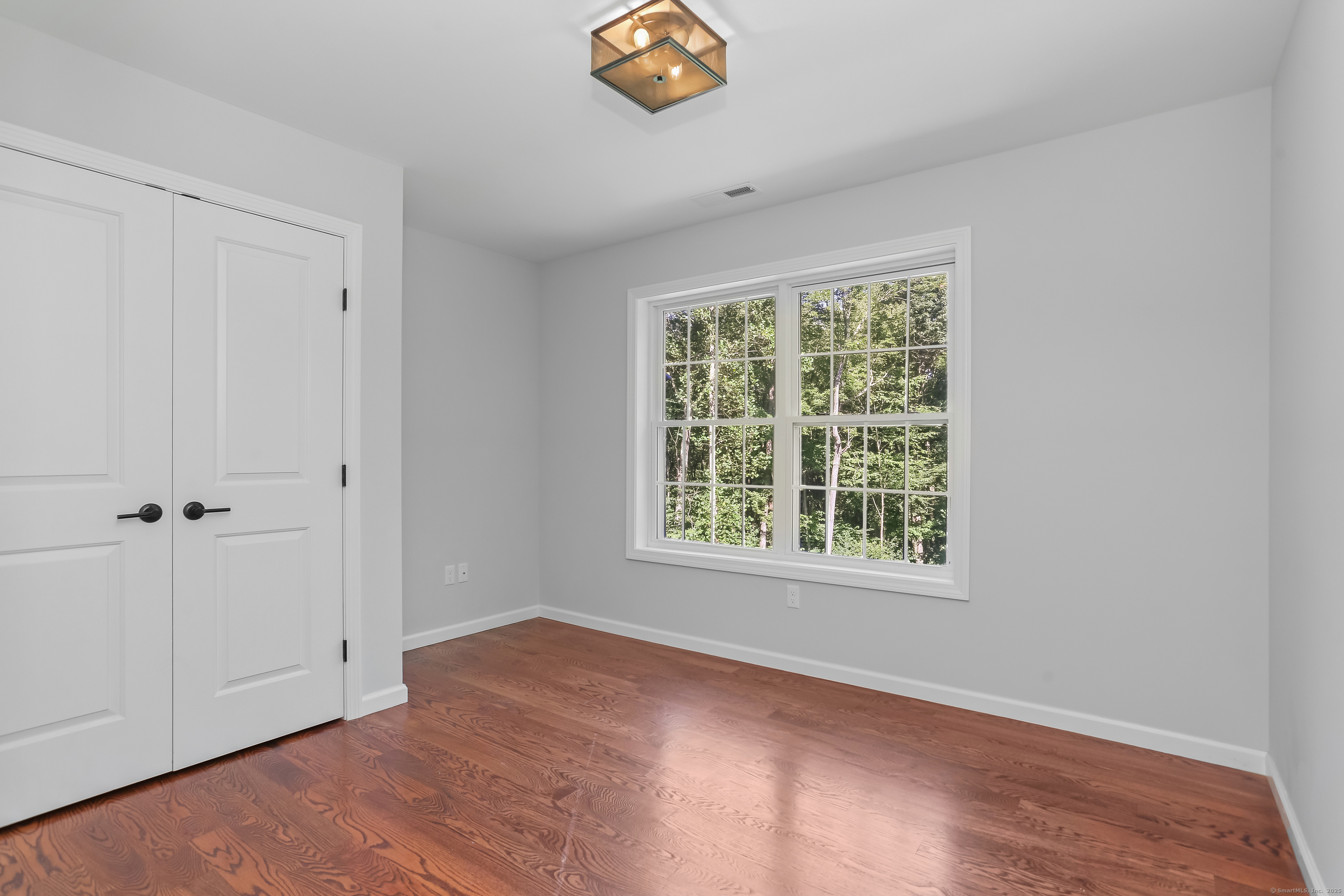 Shelton, Connecticut, 06484, United States, 4 Bedrooms Bedrooms, ,3 BathroomsBathrooms,Residential,For Sale,1939278
