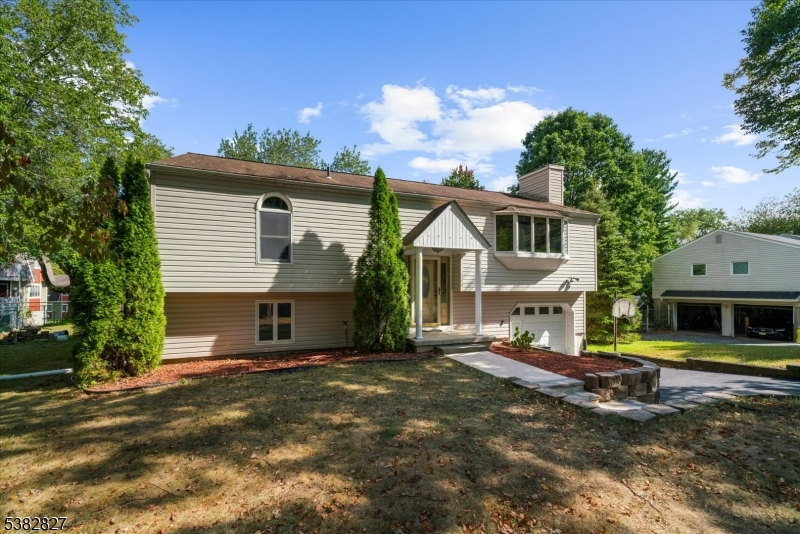 Hackettstown Town, New Jersey, 07840, United States, 4 Bedrooms Bedrooms, ,2 BathroomsBathrooms,Residential,For Sale,1940859