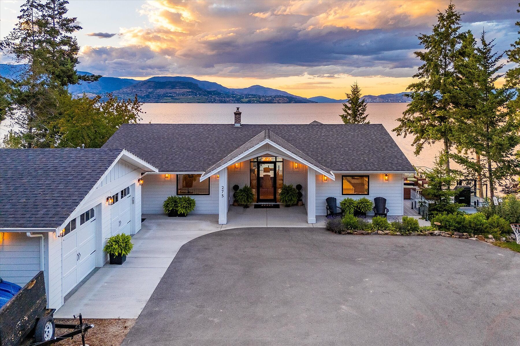  Stunning Home with Privacy - 物件實景