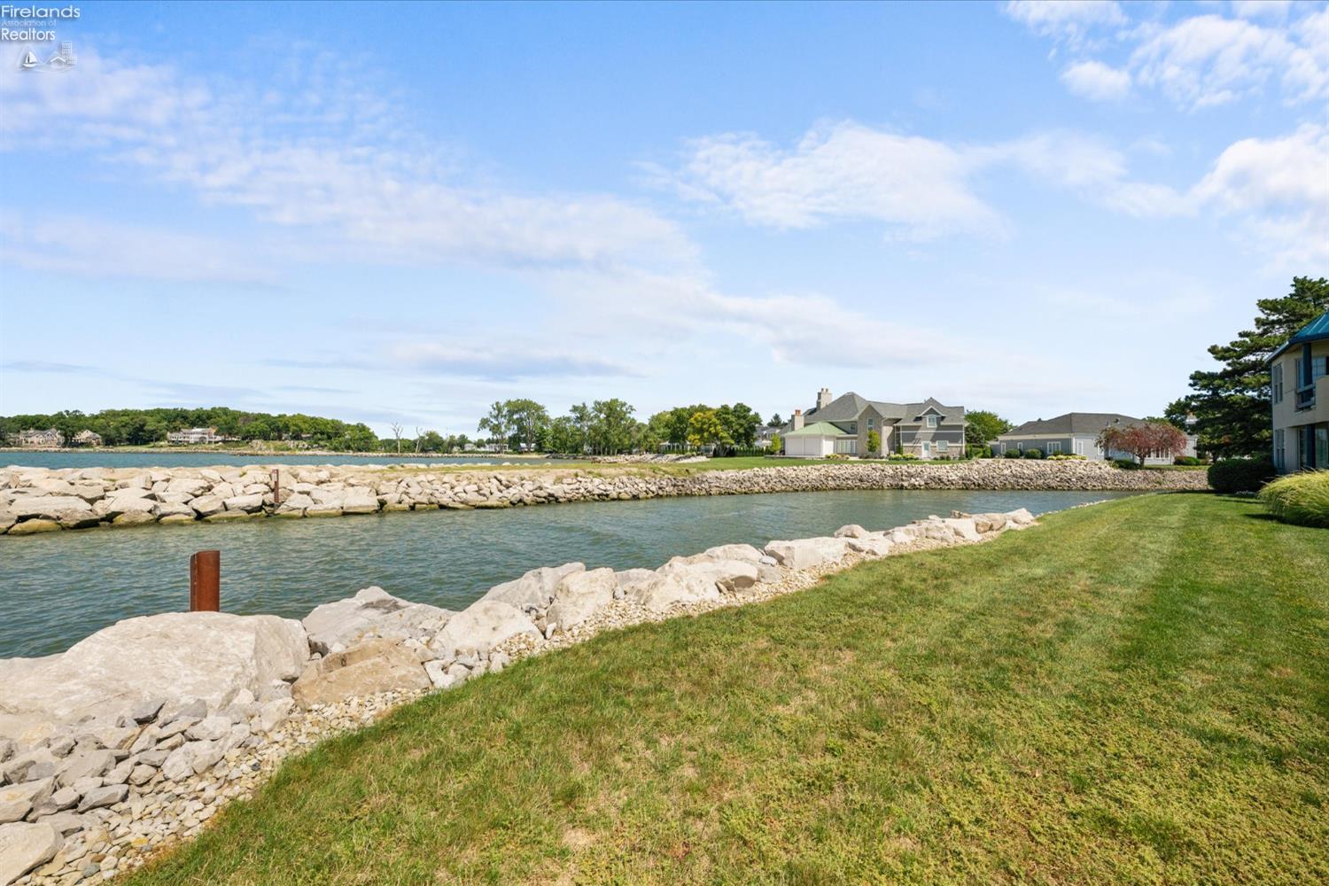 Port Clinton, Ohio, 43452, United States, 2 Bedrooms Bedrooms, ,3 BathroomsBathrooms,Residential,For Sale,1982032