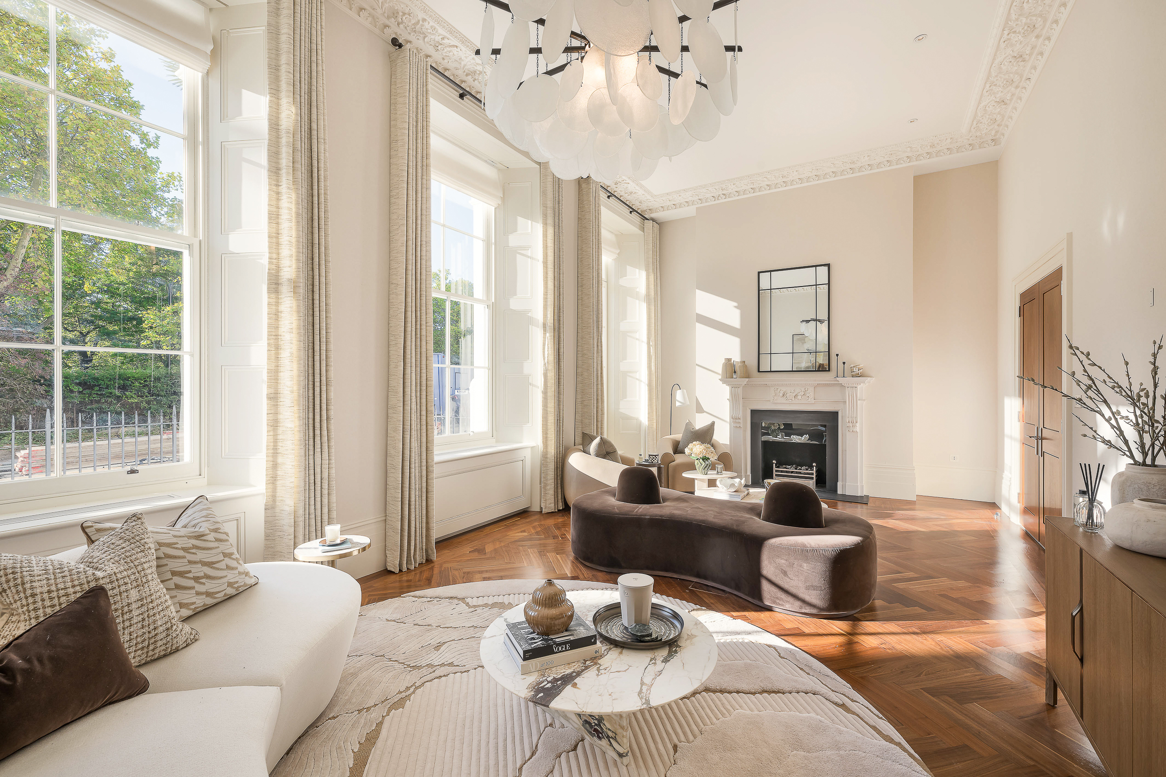 A Triplex Maisonette Overlooking Hyde Park 