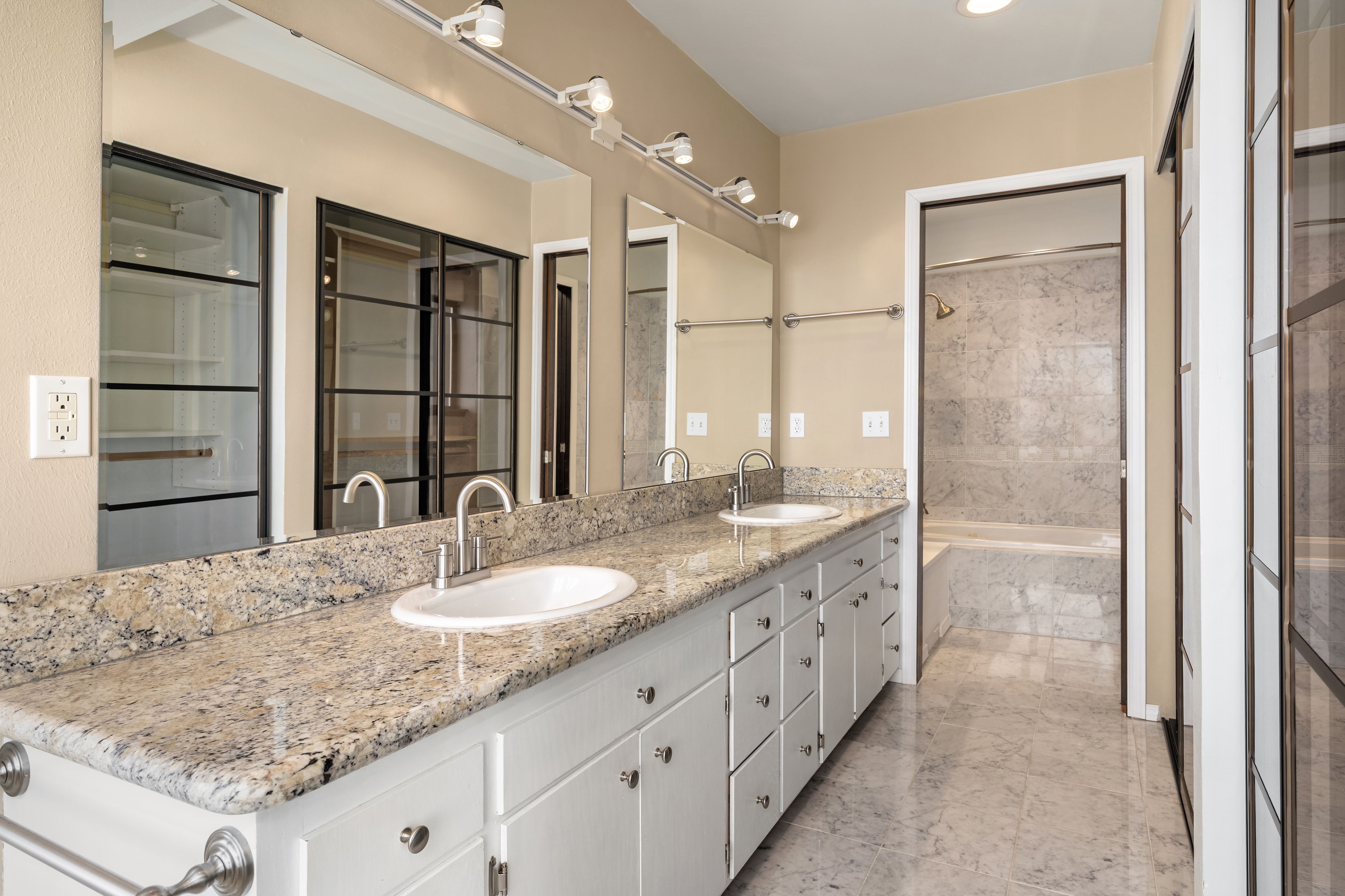  16611 Maplewild Ave SW, Burien, WA 98166 - 物件實景