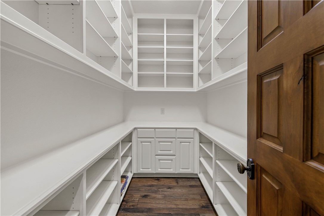 Bryan, Texas, 77802, United States, 4 Bedrooms Bedrooms, ,6 BathroomsBathrooms,Residential,For Sale,1986071