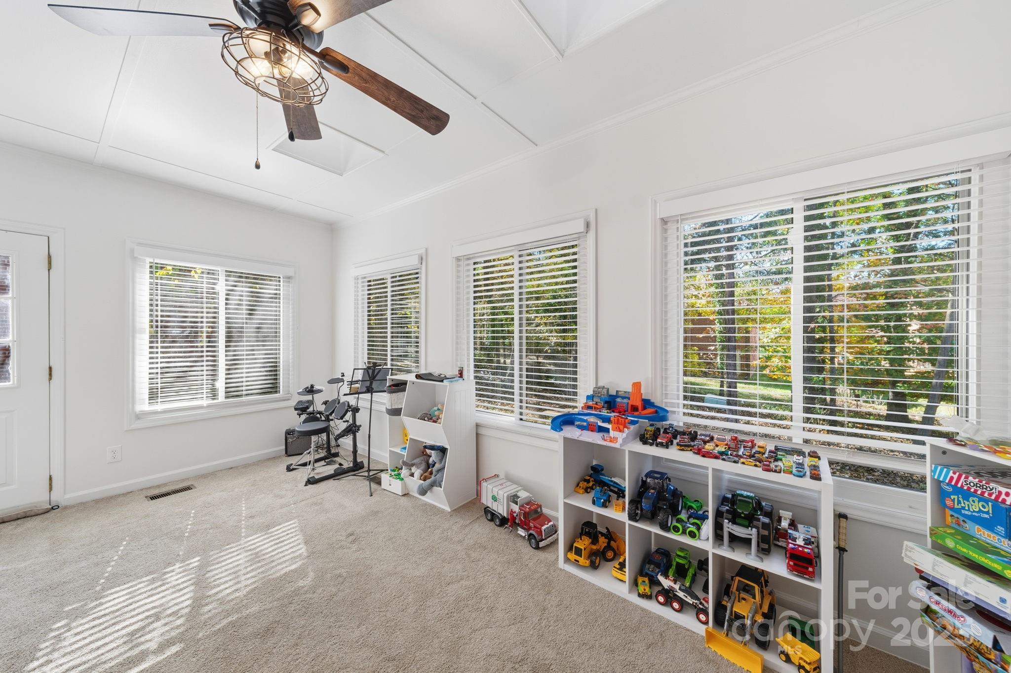 Charlotte, North Carolina, 28226, United States, 3 Bedrooms Bedrooms, ,2 BathroomsBathrooms,Residential,For Sale,1991268