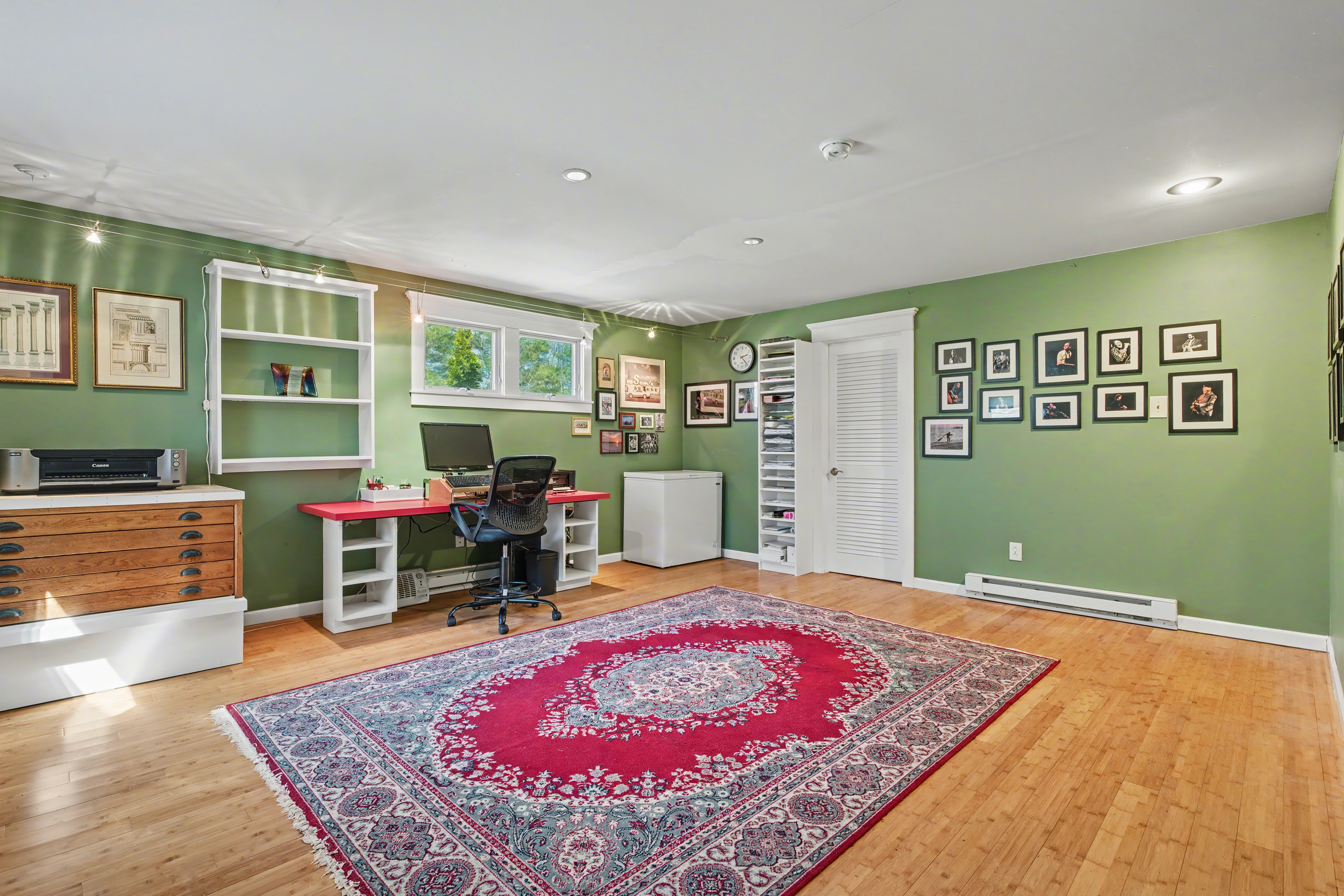  Spacious Main House and Separate Guest Home on 3.64 Acres - 物件實景