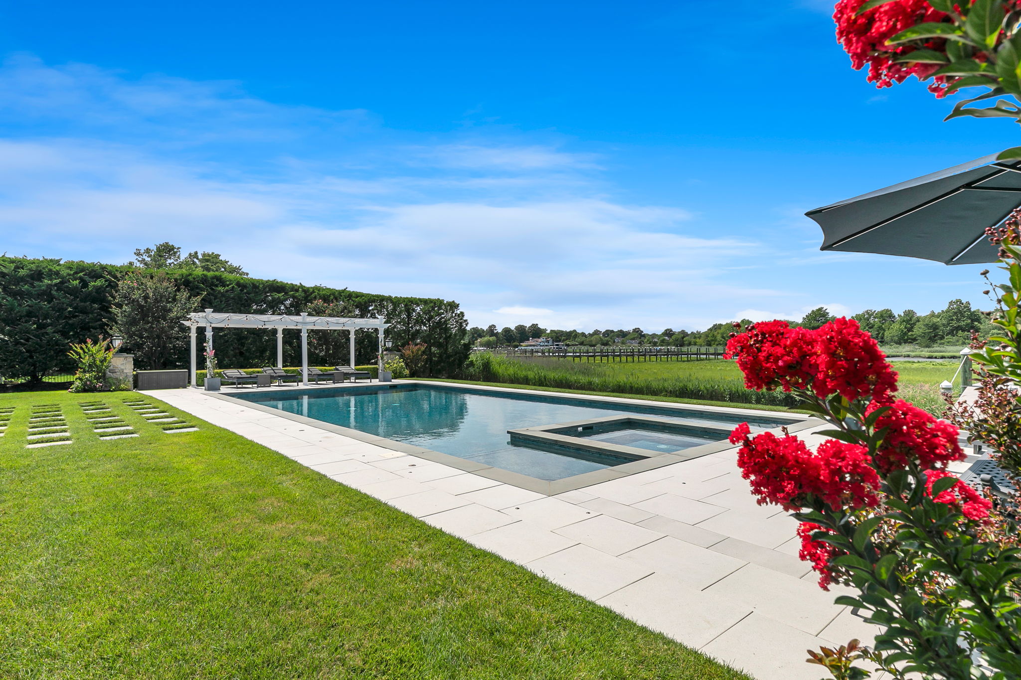  Experience the pinnacle of waterfront living. - 物件實景