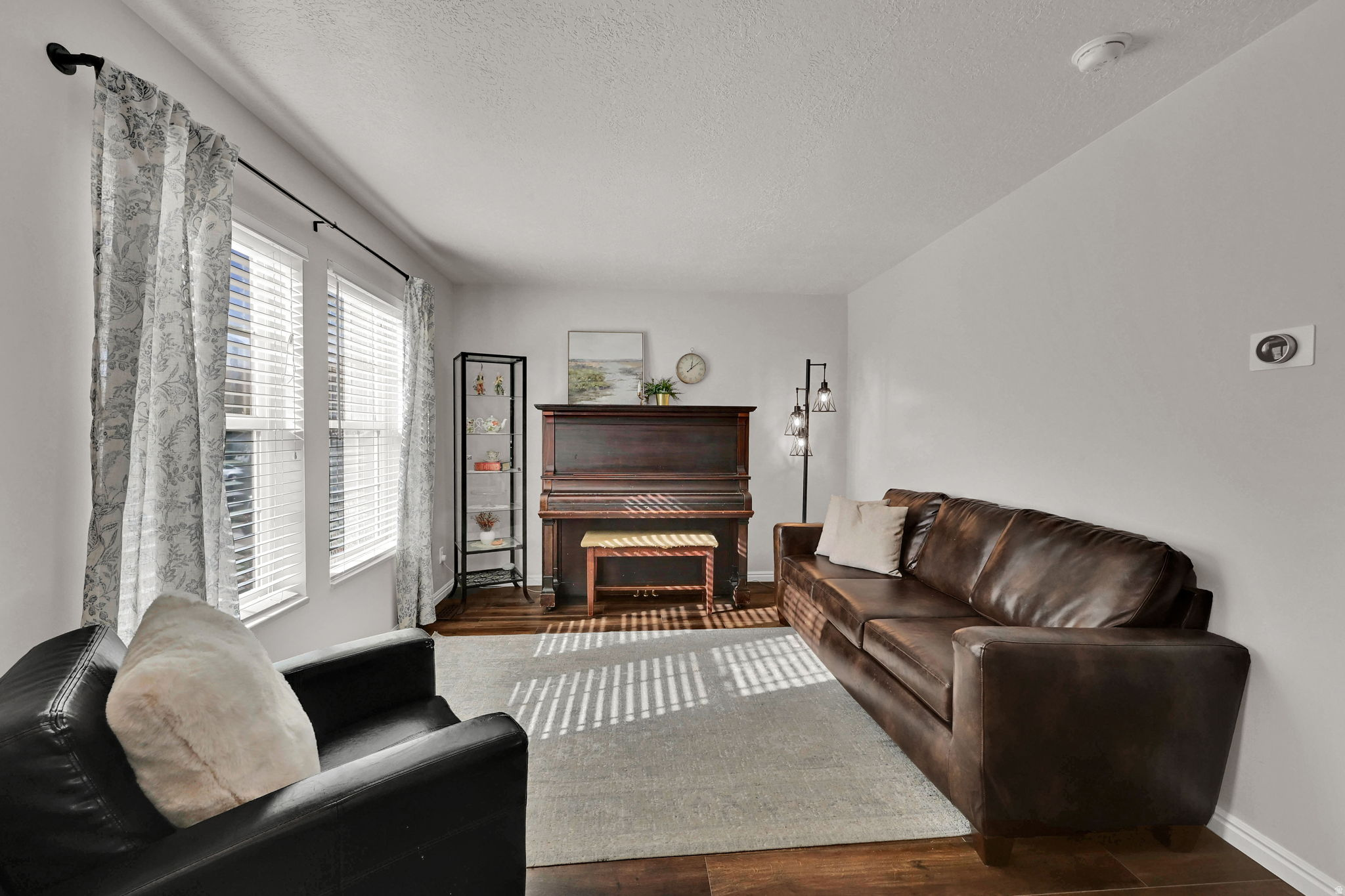 Clinton, Utah, 84015, United States, 5 Bedrooms Bedrooms, ,3 BathroomsBathrooms,Residential,For Sale,1987600