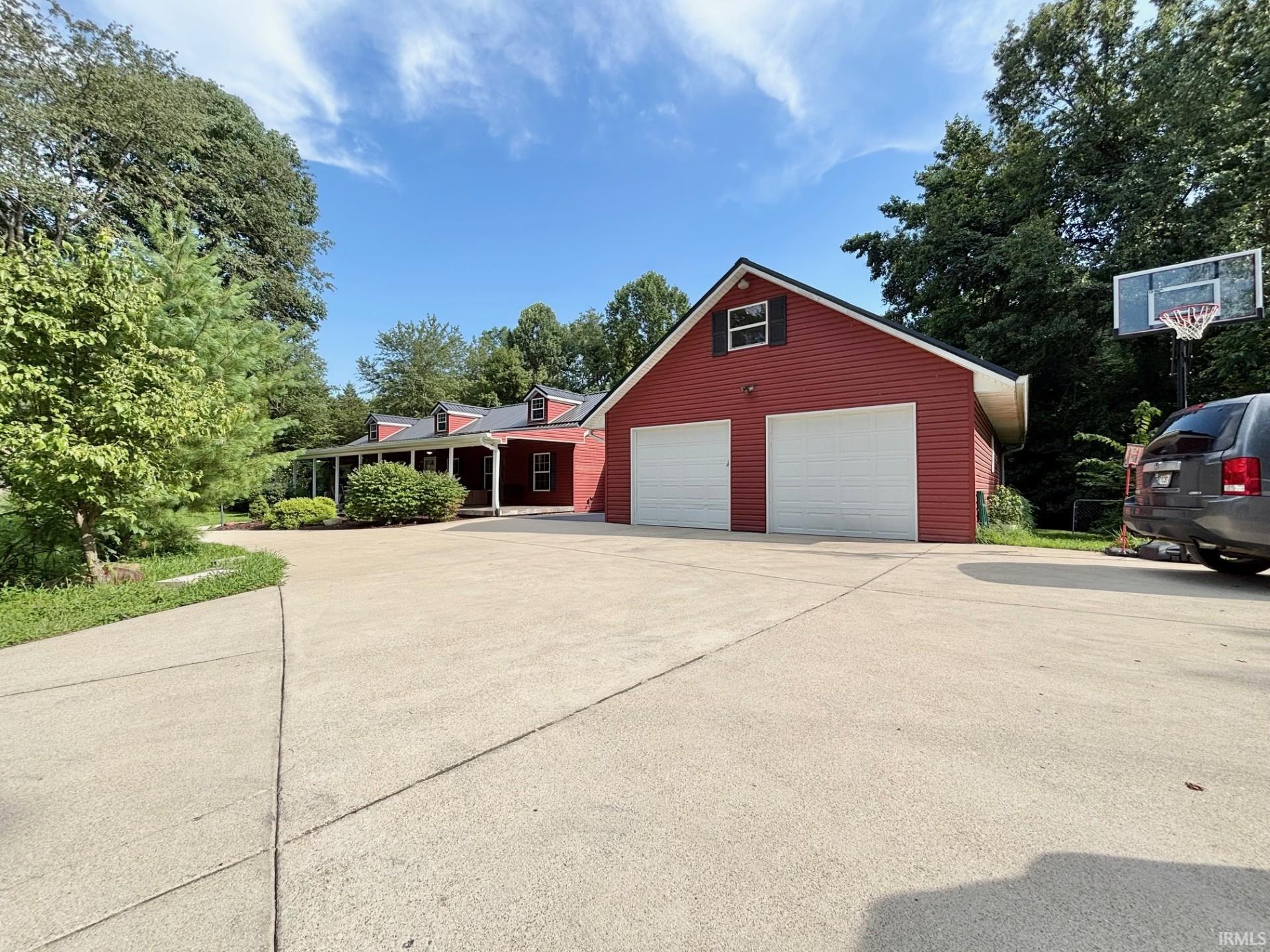 Bloomington, Indiana, 47403, United States, 3 Bedrooms Bedrooms, ,2 BathroomsBathrooms,Residential,For Sale,1904289