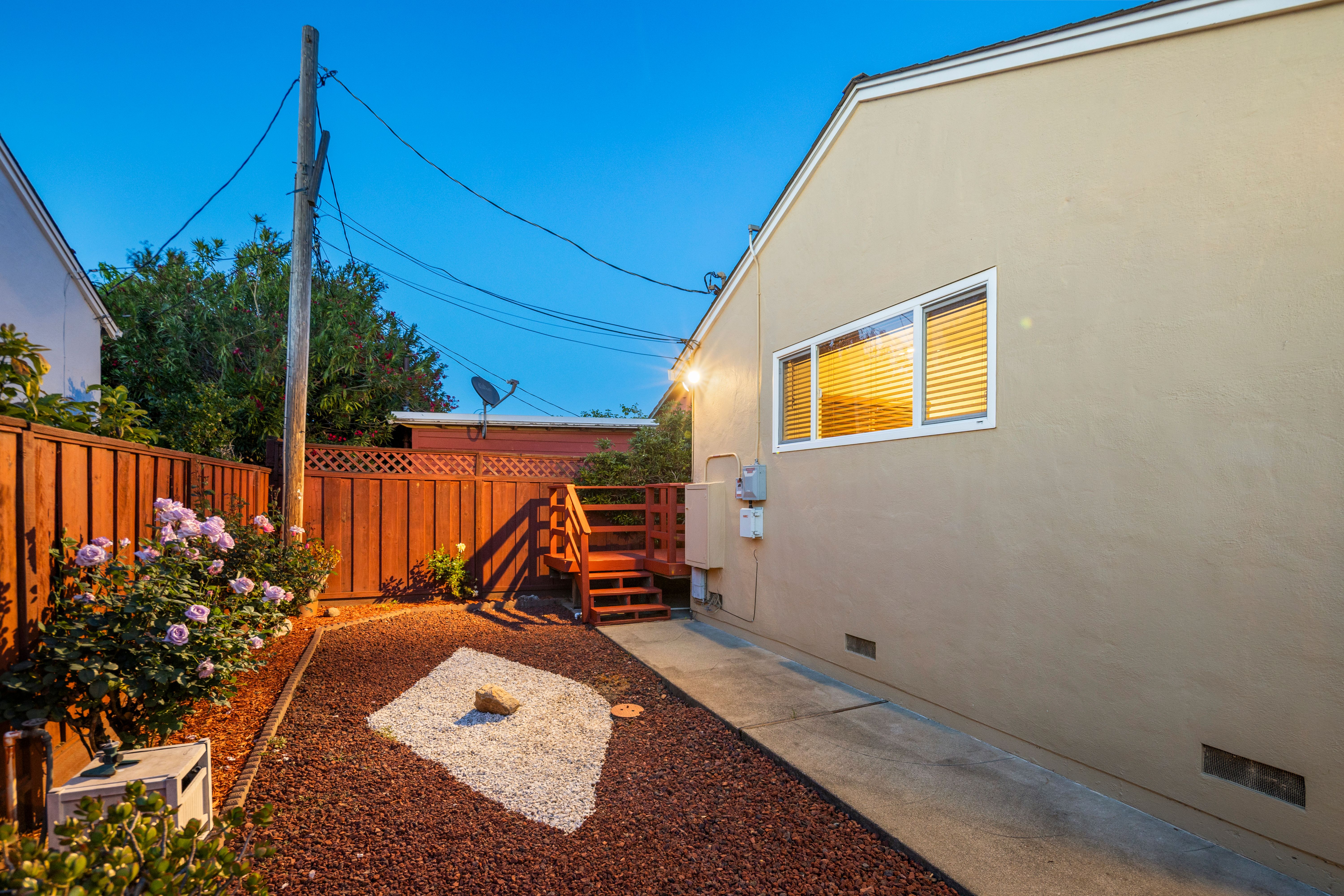  Single Story Rancher in Desirable San Mateo Village - 物件實景