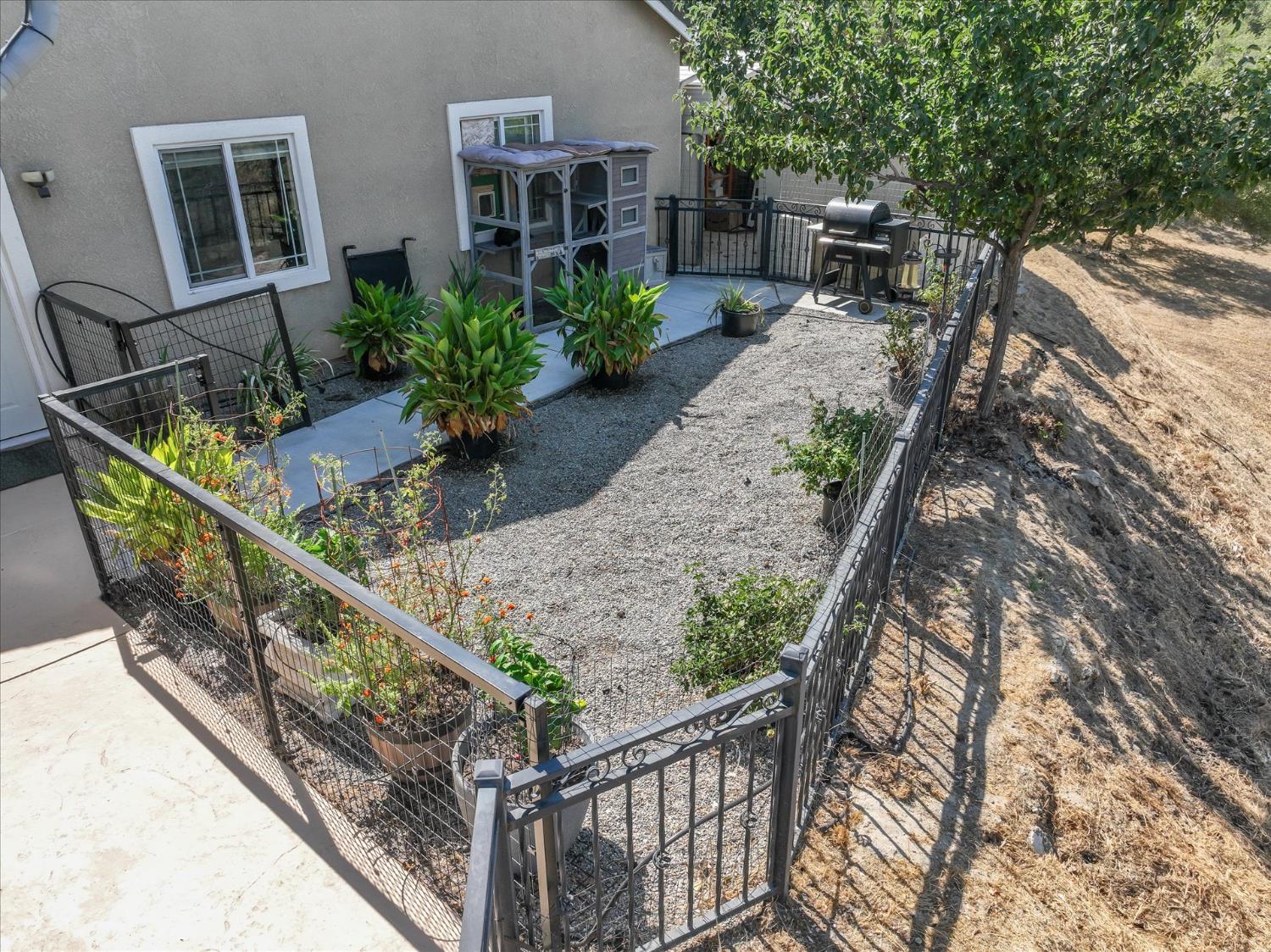 Coarsegold, California, 93614, United States, 4 Bedrooms Bedrooms, ,3 BathroomsBathrooms,Residential,For Sale,1923436