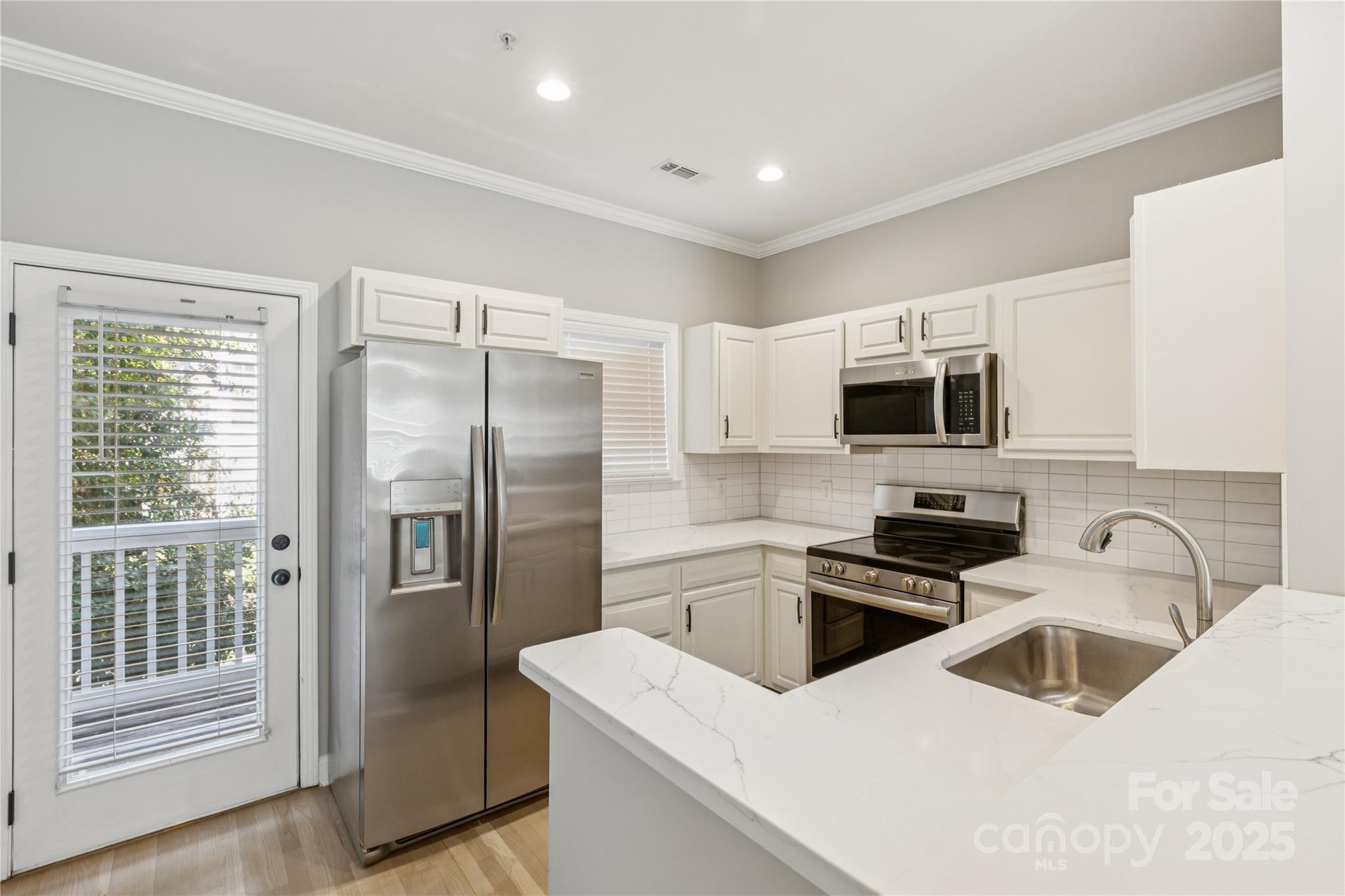 Charlotte, North Carolina, 28204, United States, 2 Bedrooms Bedrooms, ,3 BathroomsBathrooms,Residential,For Sale,1917401