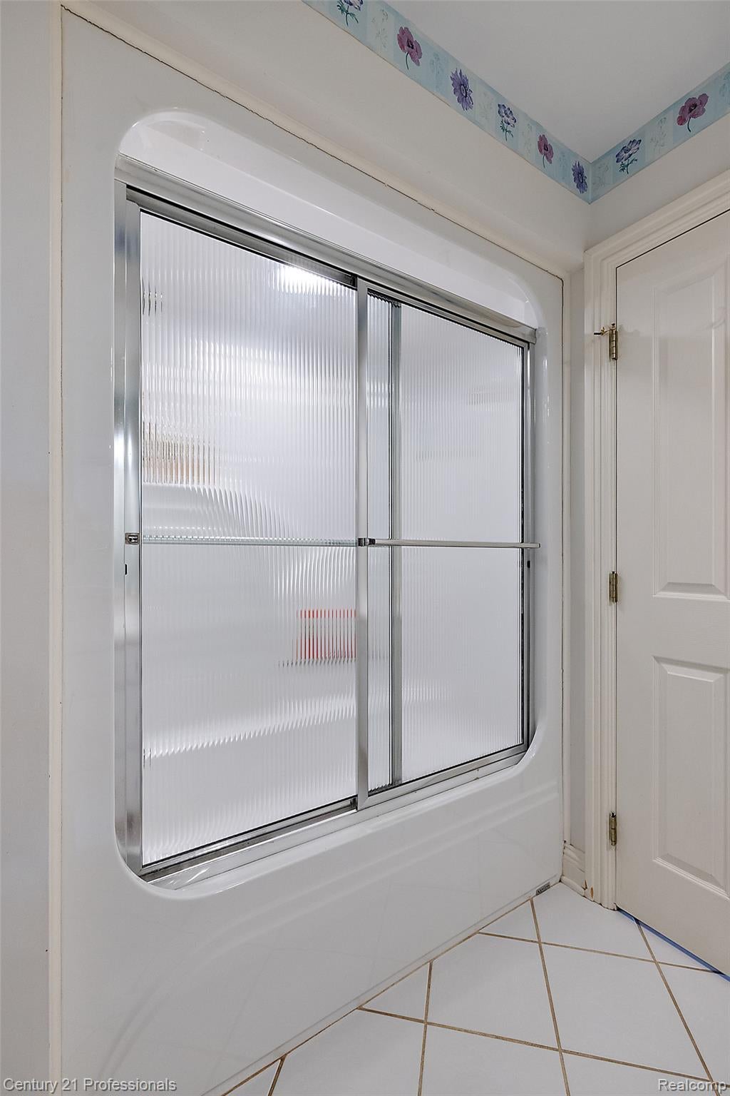 GrandBlanc, Michigan, 48439, United States, 4 Bedrooms Bedrooms, ,5 BathroomsBathrooms,Residential,For Sale,1980457