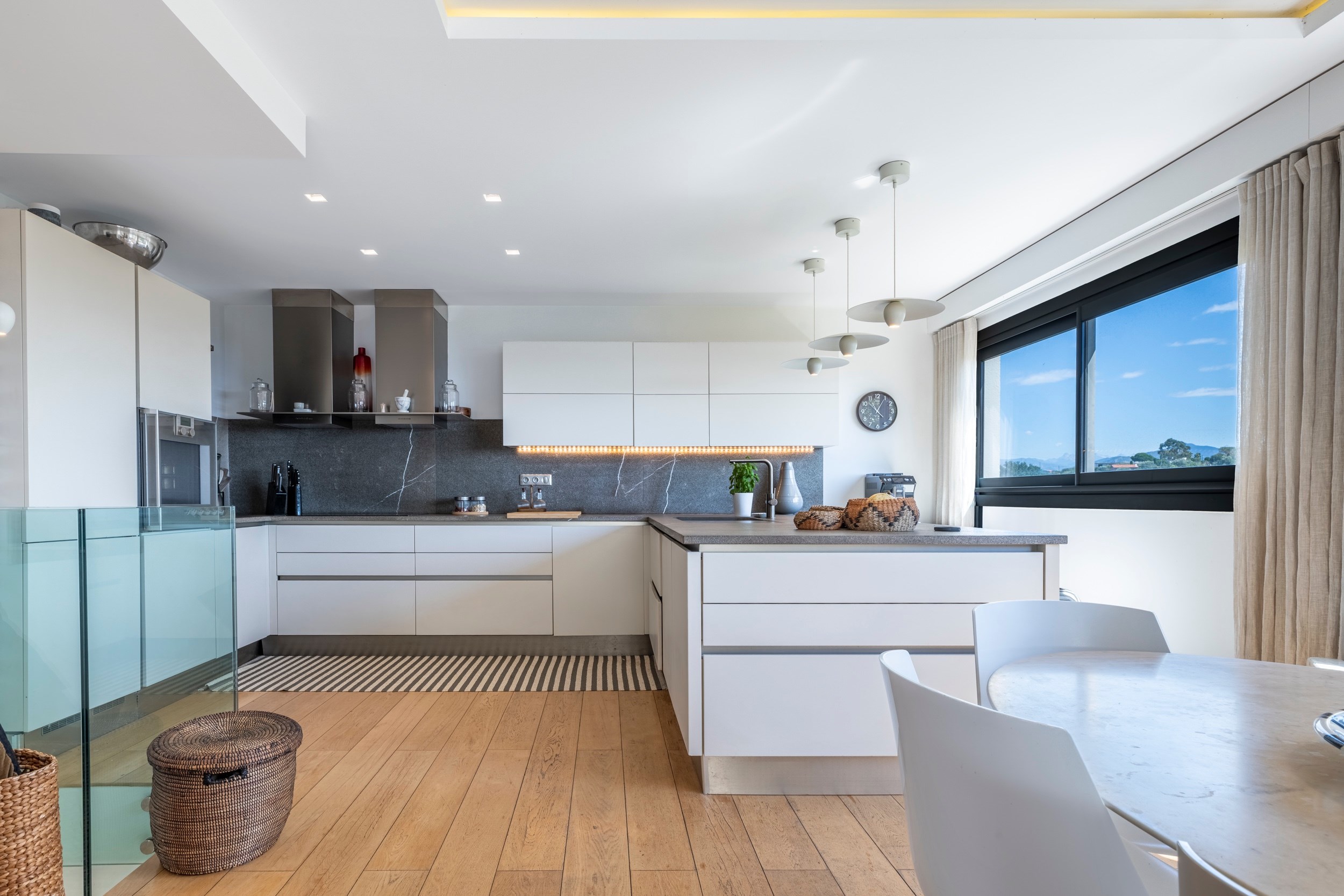  Nice Fabron, contemporary villa for sale, panoramic sea views, swimming pool an… - 物件實景