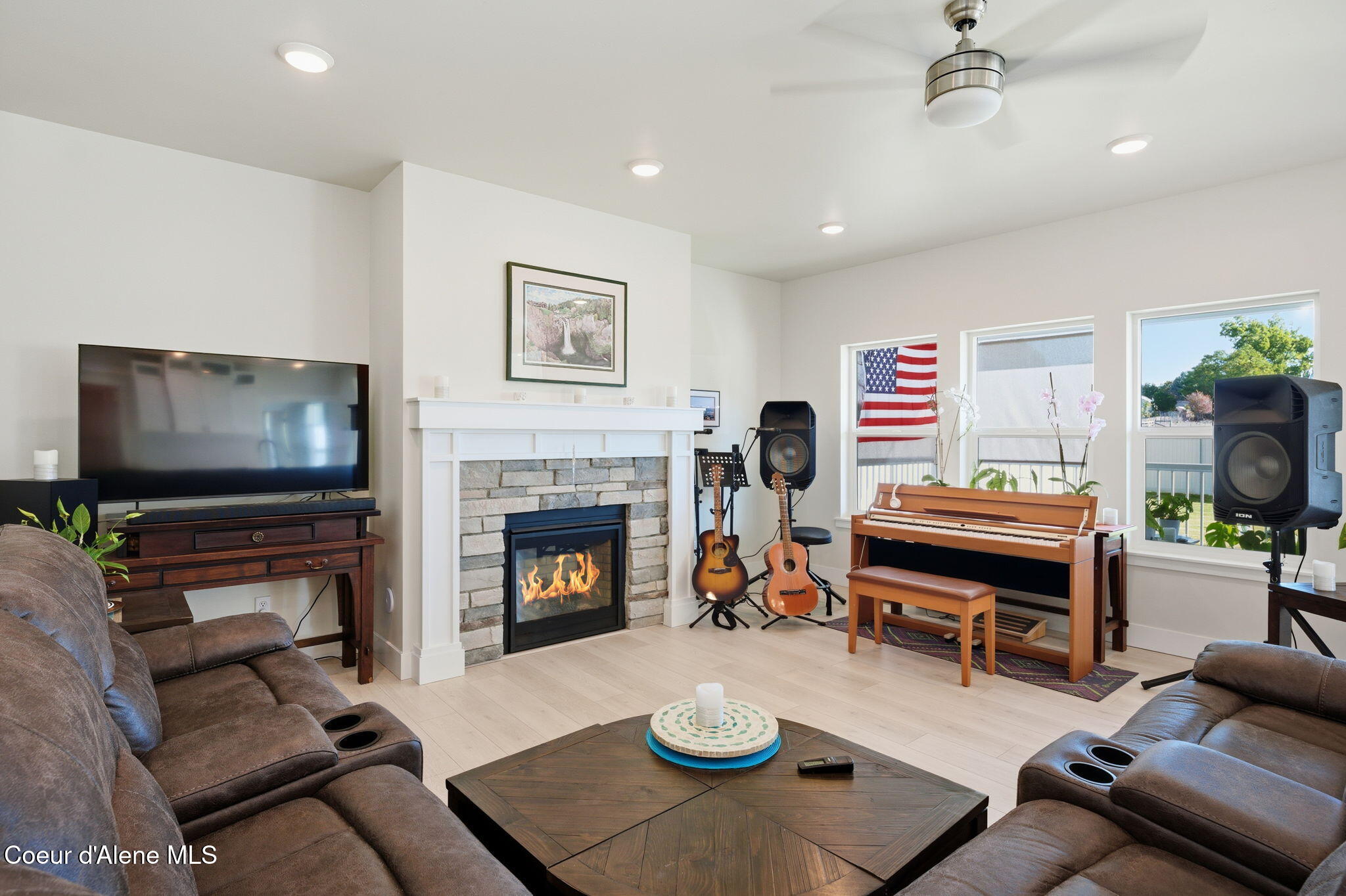 Hayden, Idaho, 83835, United States, 3 Bedrooms Bedrooms, ,3 BathroomsBathrooms,Residential,For Sale,2038473