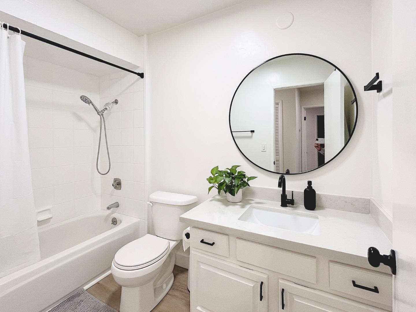 Santa Clara, California, 95051, United States, 2 Bedrooms Bedrooms, ,2 BathroomsBathrooms,Residential,For Sale,1941992