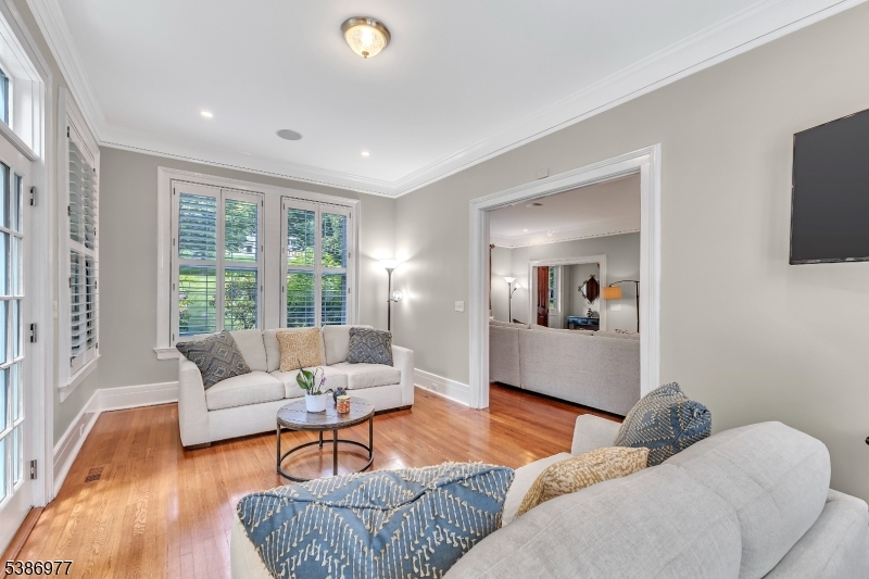 Montclair Twp., New Jersey, 07042, United States, 6 Bedrooms Bedrooms, ,6 BathroomsBathrooms,Residential,For Sale,1993497