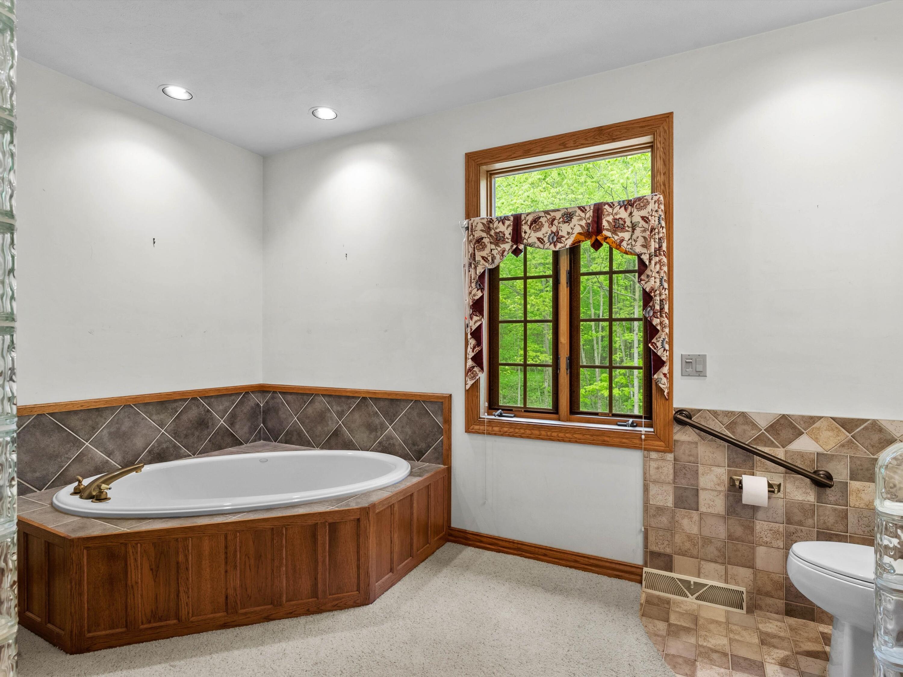 Eaton, Wisconsin, 54245, United States, 3 Bedrooms Bedrooms, ,4 BathroomsBathrooms,Residential,For Sale,1926569