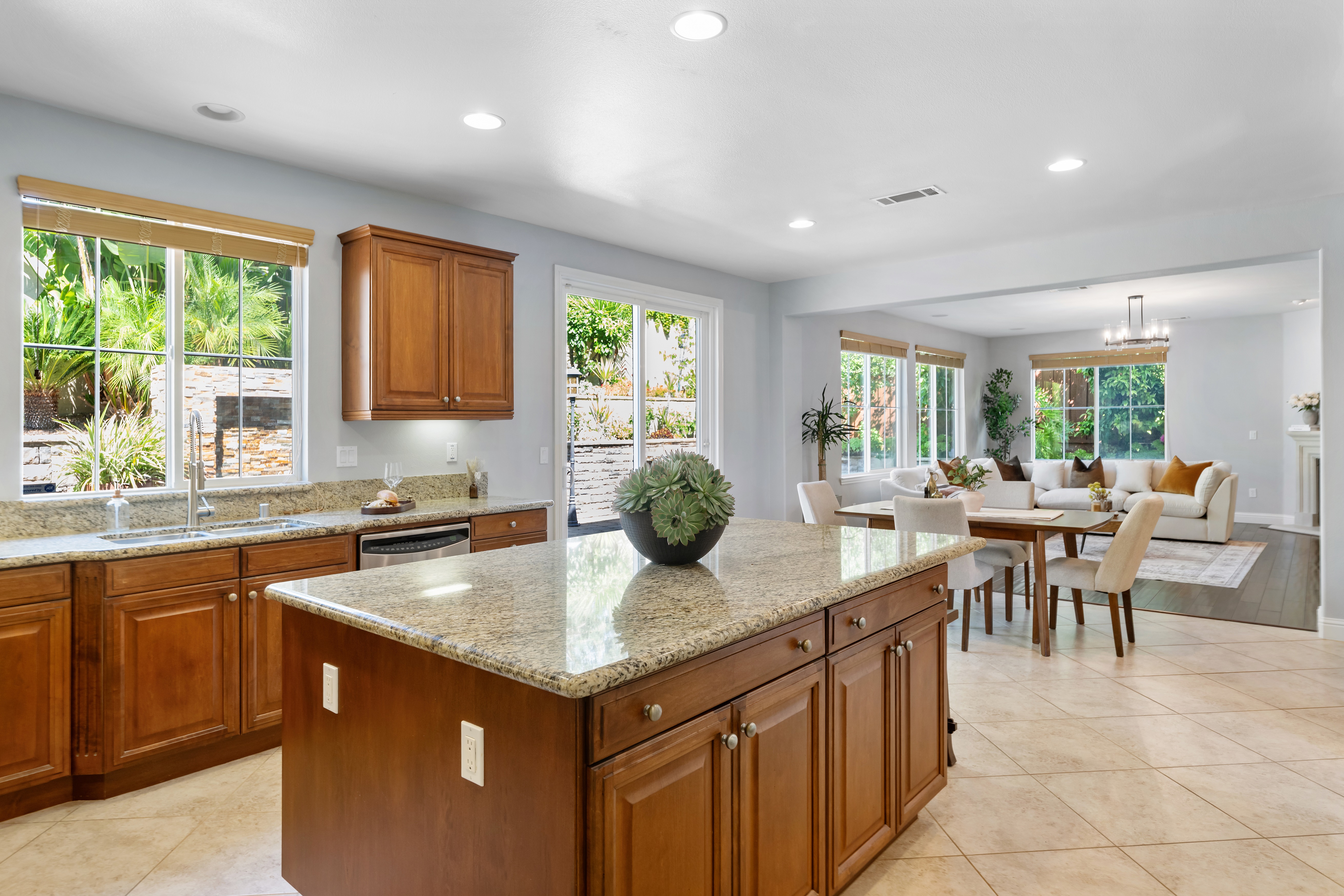  Mediterranean Elegance Meets Resort-Style Living in Prestigious Windemere - 物件實景