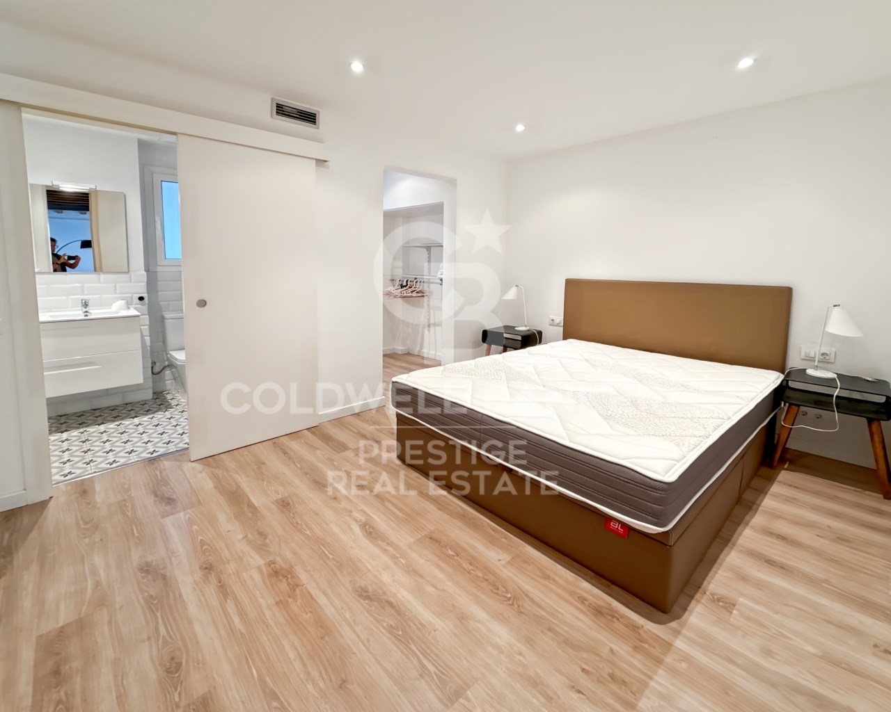 Barcelona, Catalonia, ES, 2 Bedrooms Bedrooms, ,1 BathroomBathrooms,Residential,For Sale,1956184