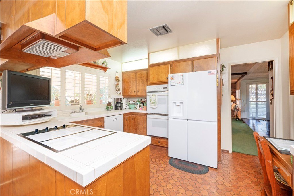 La Verne, California, 91750, United States, 3 Bedrooms Bedrooms, ,2 BathroomsBathrooms,Residential,For Sale,1981823