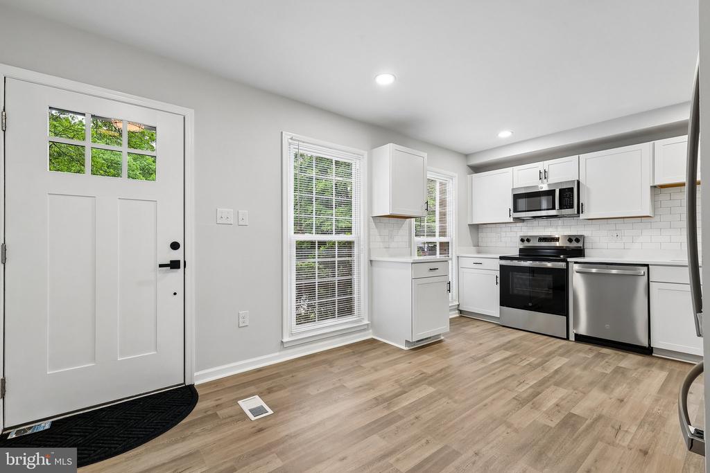Springfield, Virginia, 22153, United States, 4 Bedrooms Bedrooms, ,4 BathroomsBathrooms,Residential,For Sale,2049450