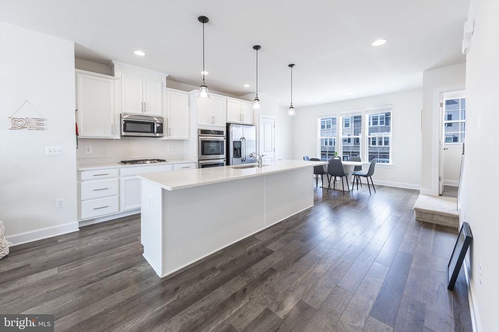 Haymarket, Virginia, 20169, United States, 3 Bedrooms Bedrooms, ,4 BathroomsBathrooms,Residential,For Sale,1904244
