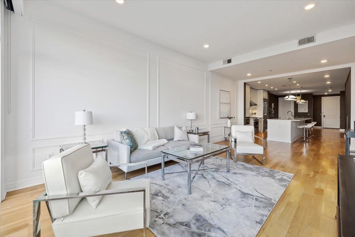 Edgewater, New Jersey, 07020, United States, 2 Bedrooms Bedrooms, ,2 BathroomsBathrooms,Residential,For Sale,1995934