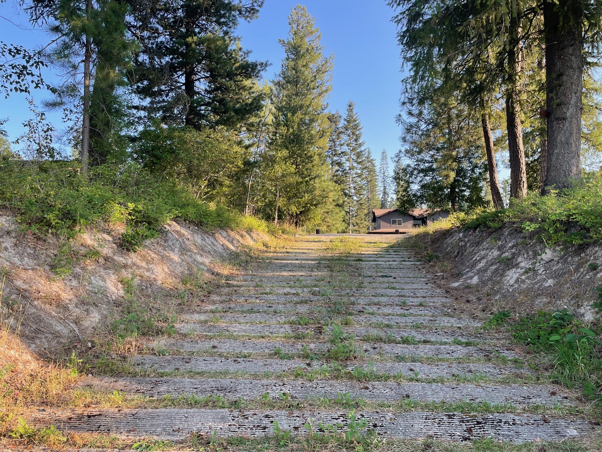 Sagle, Idaho, 83860, United States, 3 Bedrooms Bedrooms, ,2 BathroomsBathrooms,Residential,For Sale,1935178