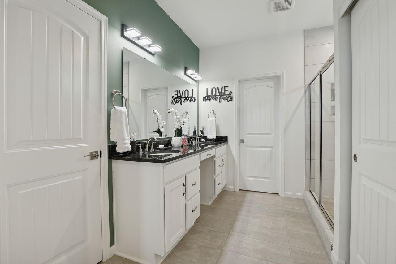 Covington, Kentucky, 41017, United States, 3 Bedrooms Bedrooms, ,3 BathroomsBathrooms,Residential,For Sale,2002248