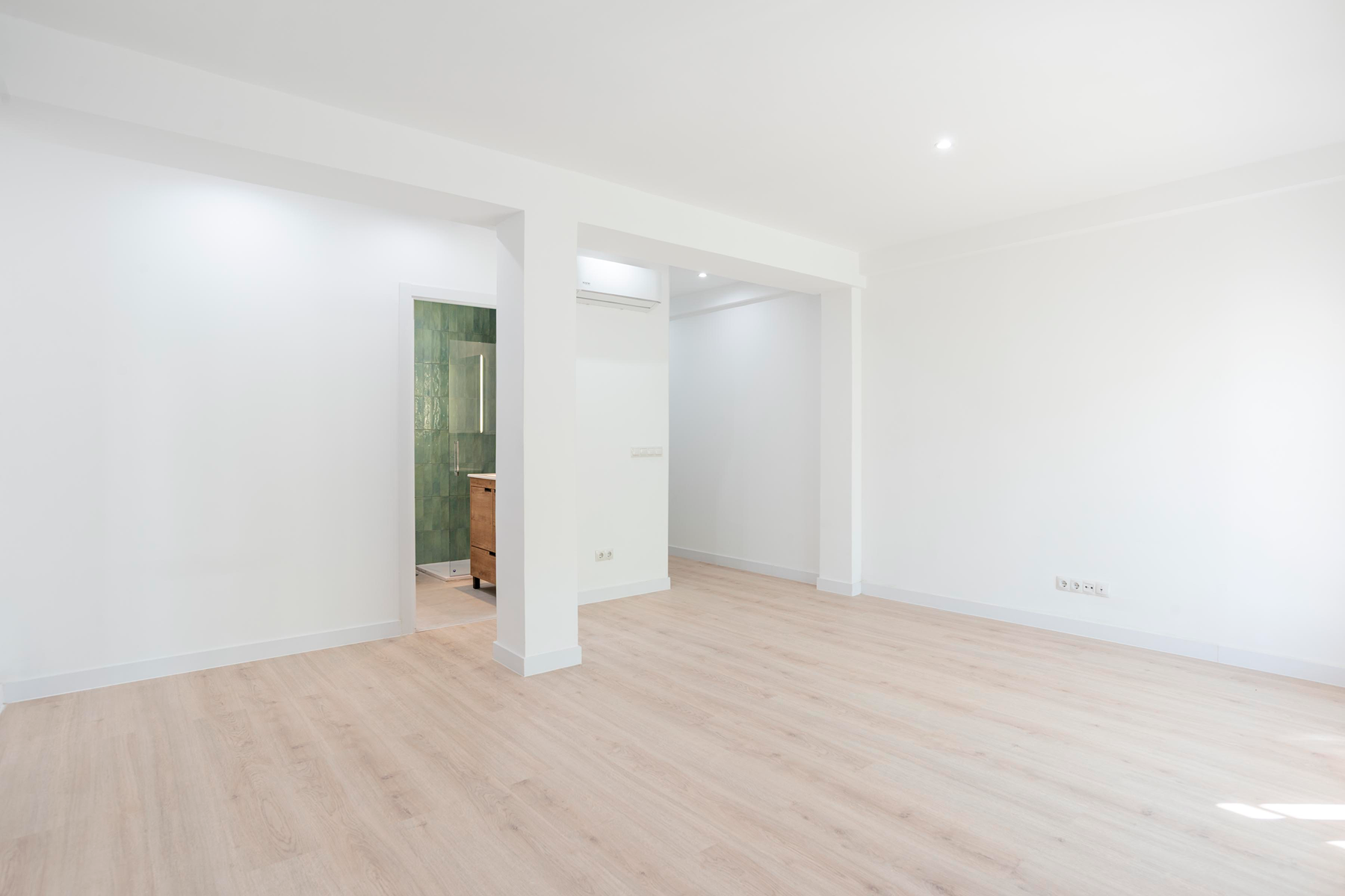  Fully renovated flat, ready to move in with terrace - 物件實景