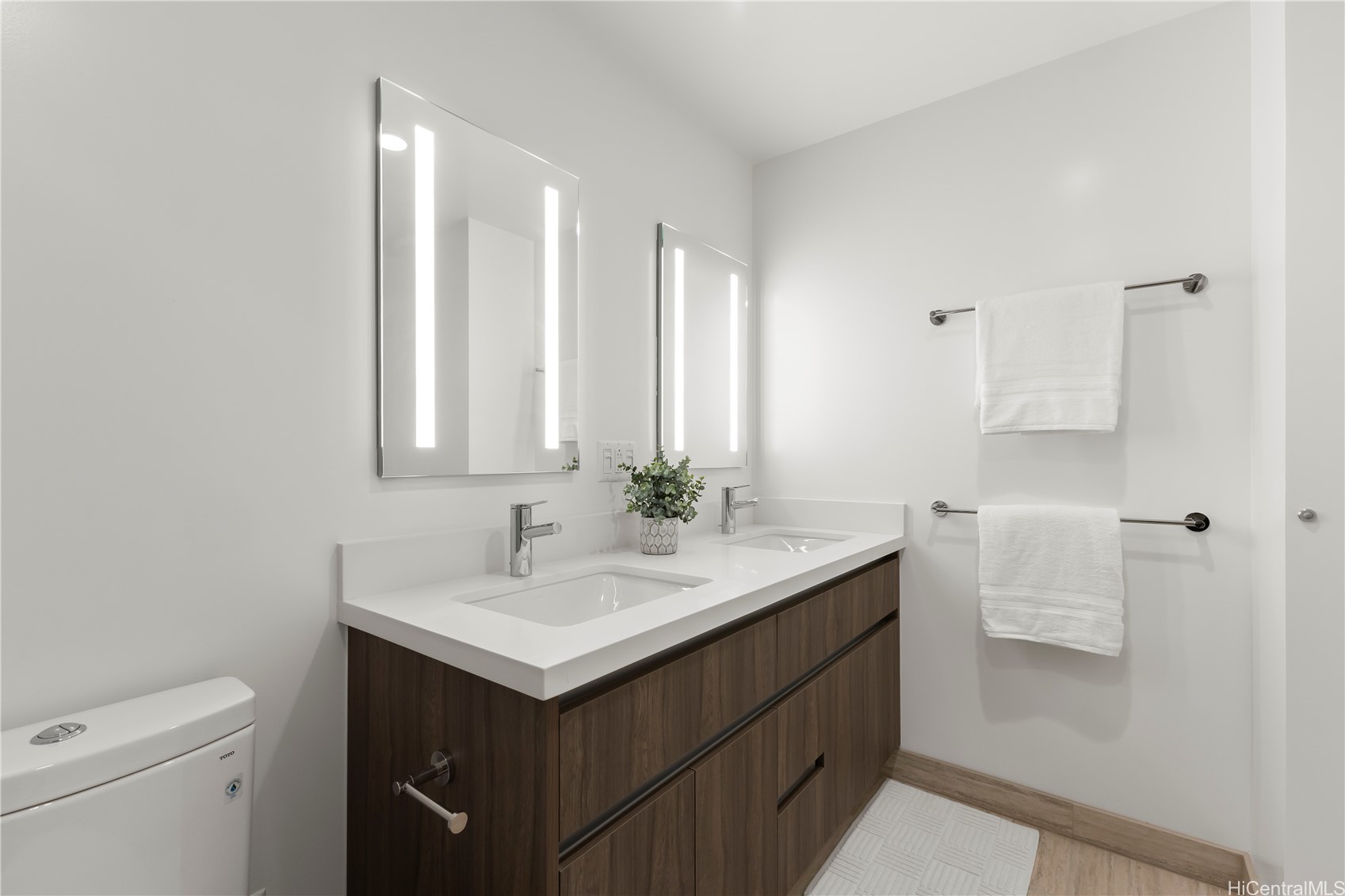 Honolulu, Hawaii, 96814, United States, 2 Bedrooms Bedrooms, ,2 BathroomsBathrooms,Residential,For Sale,1996104