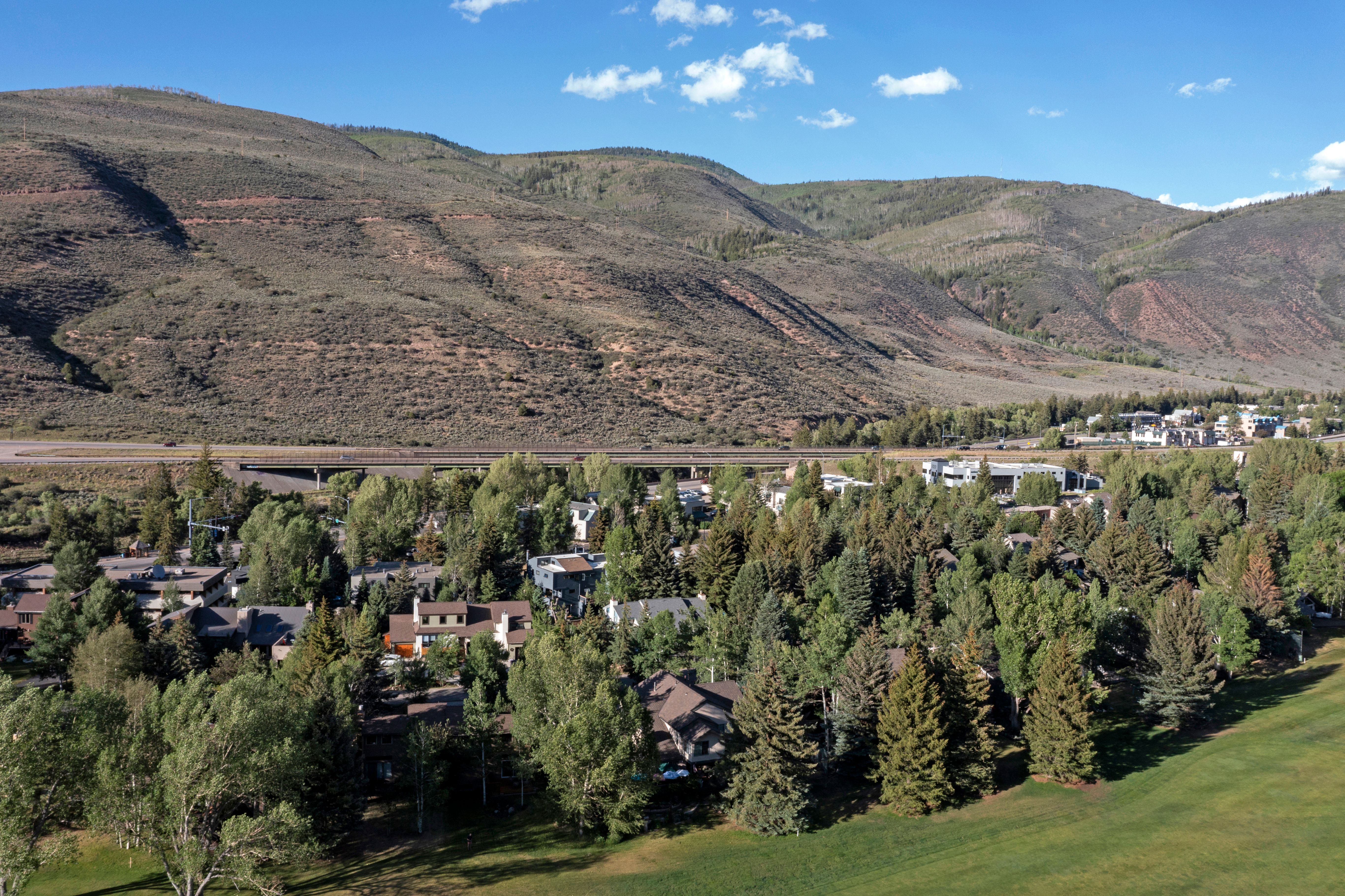  Sunny South-facing Home on the 2nd hole of EagleVail Golf Course - 物件實景