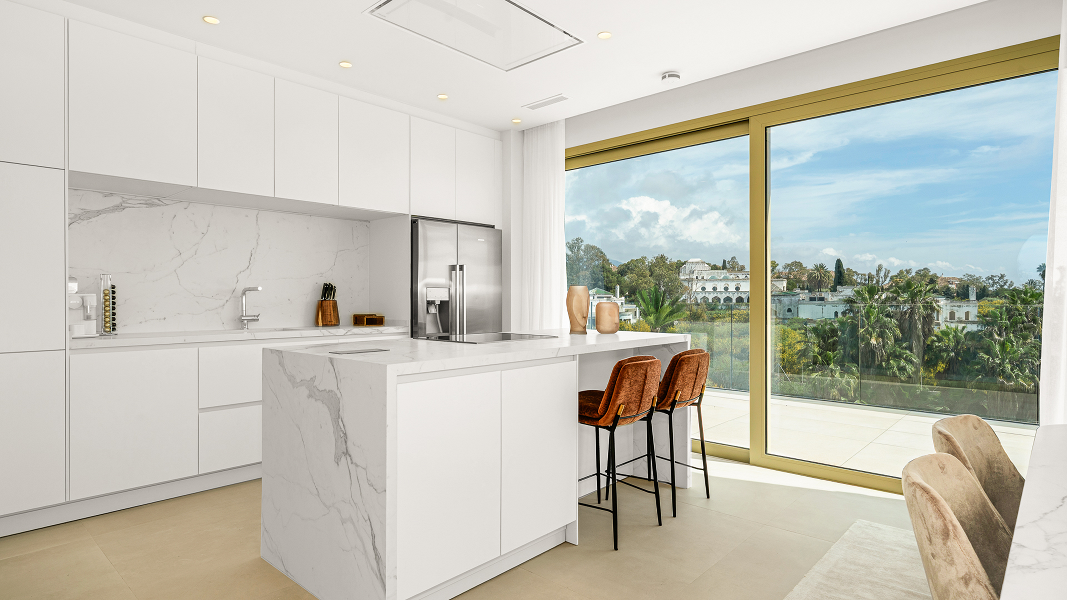  3-bedroom penthouse duplex with pool and sea views in Benalús, Marbella - 物件實景