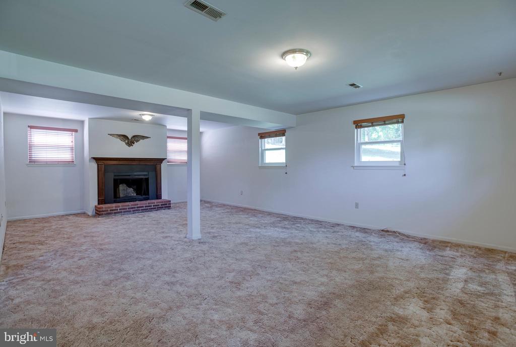 Warrenton, Virginia, 20187, United States, 3 Bedrooms Bedrooms, ,3 BathroomsBathrooms,Residential,For Sale,2049291
