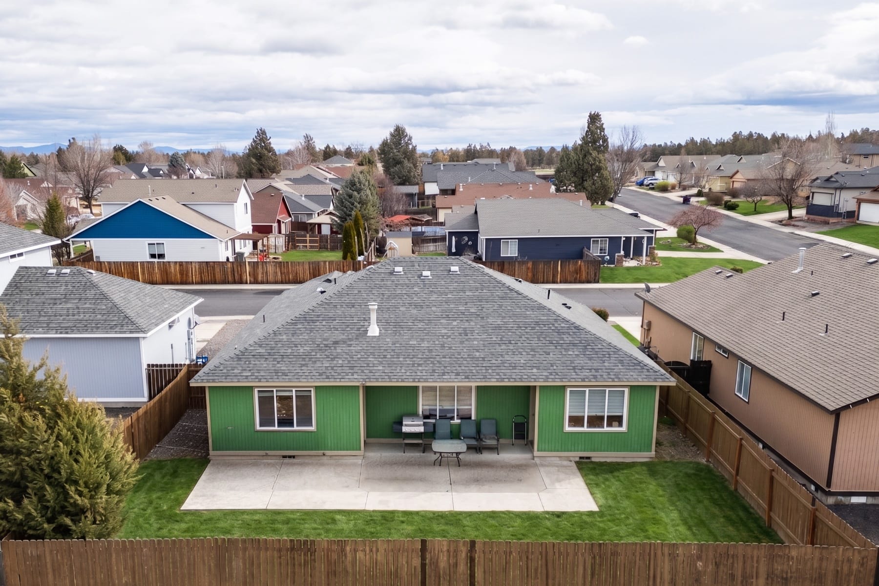  2465 NE 7th Lane Redmond, OR 97756 - 物件實景