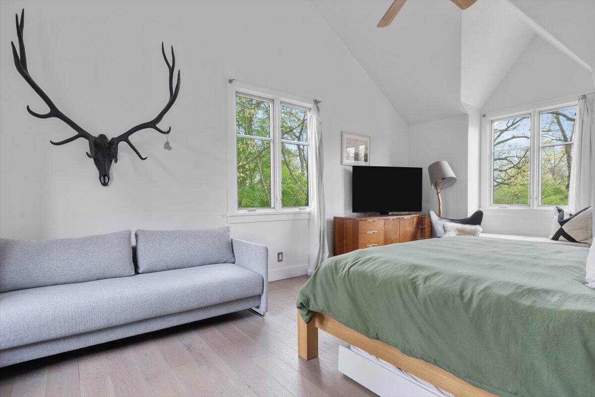 Michiana Shores, Indiana, 46360, United States, 5 Bedrooms Bedrooms, ,4 BathroomsBathrooms,Residential,For Sale,1949684