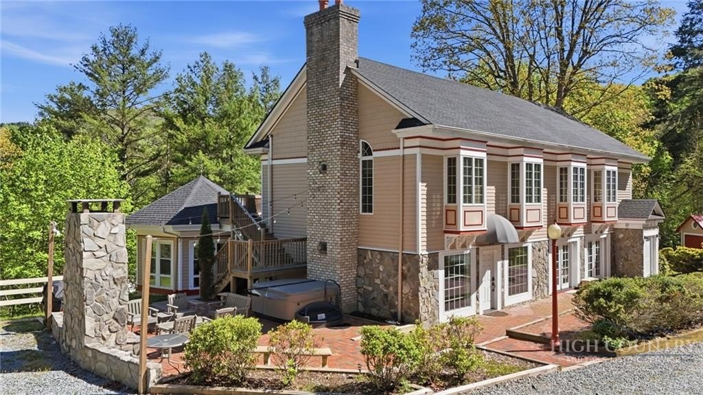 Banner Elk, North Carolina, 28604, United States, 4 Bedrooms Bedrooms, ,5 BathroomsBathrooms,Residential,For Sale,2020475