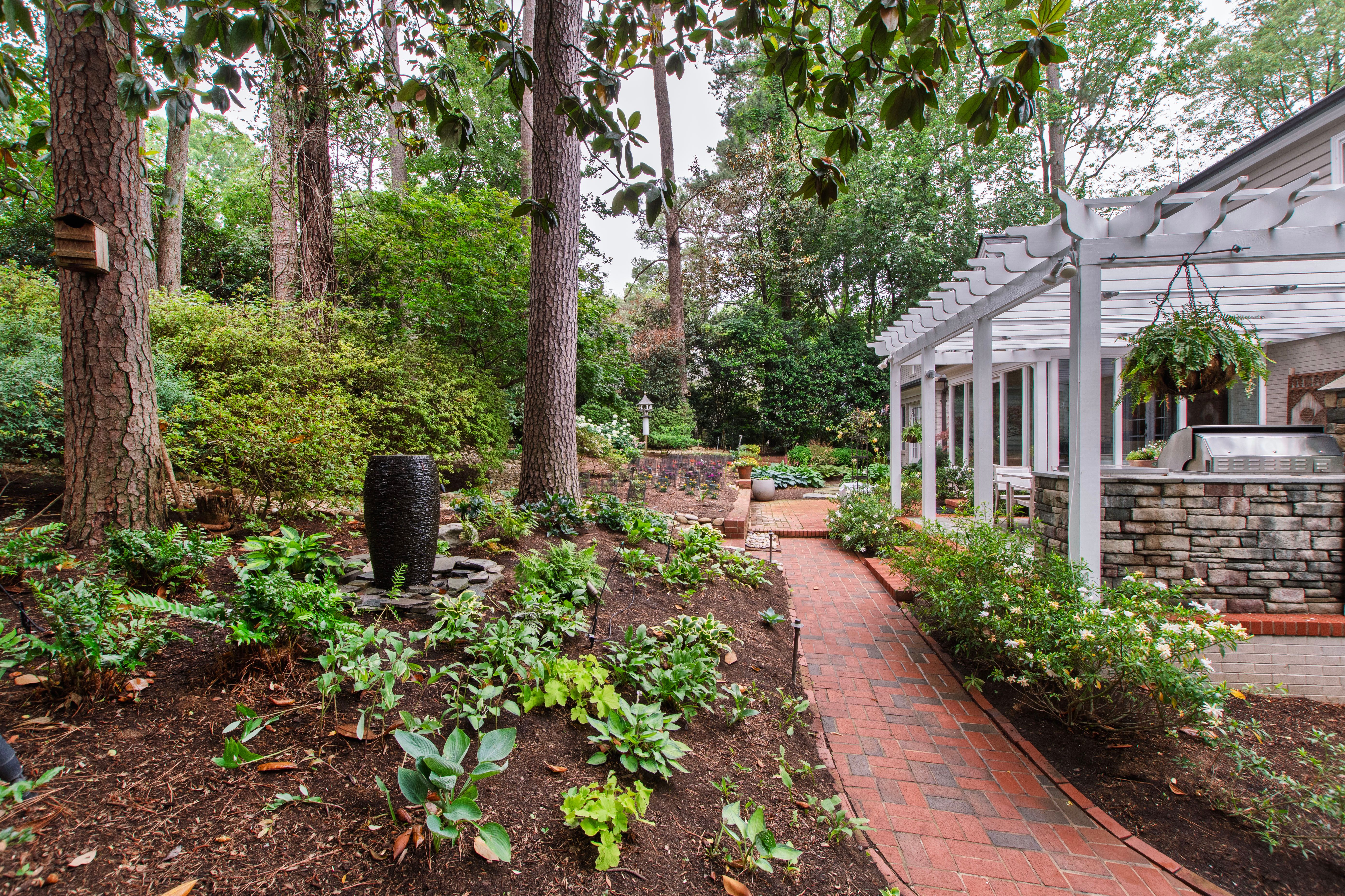  2507 Sanderson Drive, Raleigh, NC 27608 - 物件實景