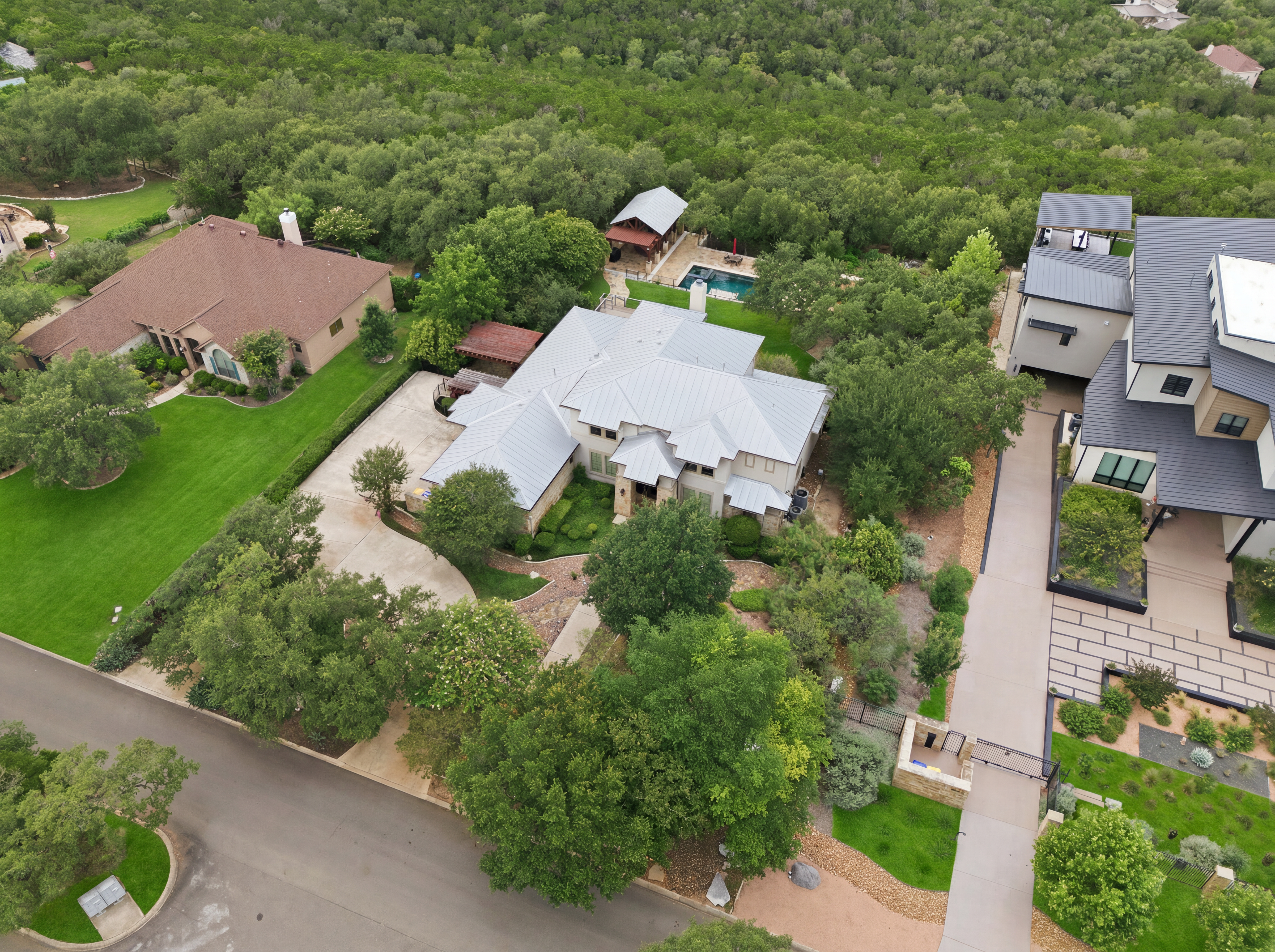  Iron Horse Canyon Estate with Resort-Style Backyard - 物件實景