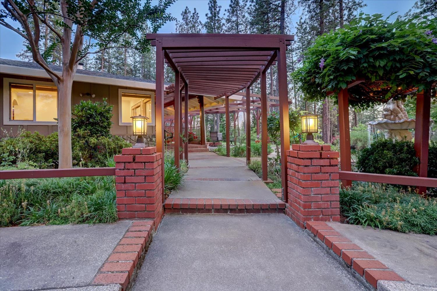 Grass Valley, California, 95949, United States, 3 Bedrooms Bedrooms, ,3 BathroomsBathrooms,Residential,For Sale,1856649