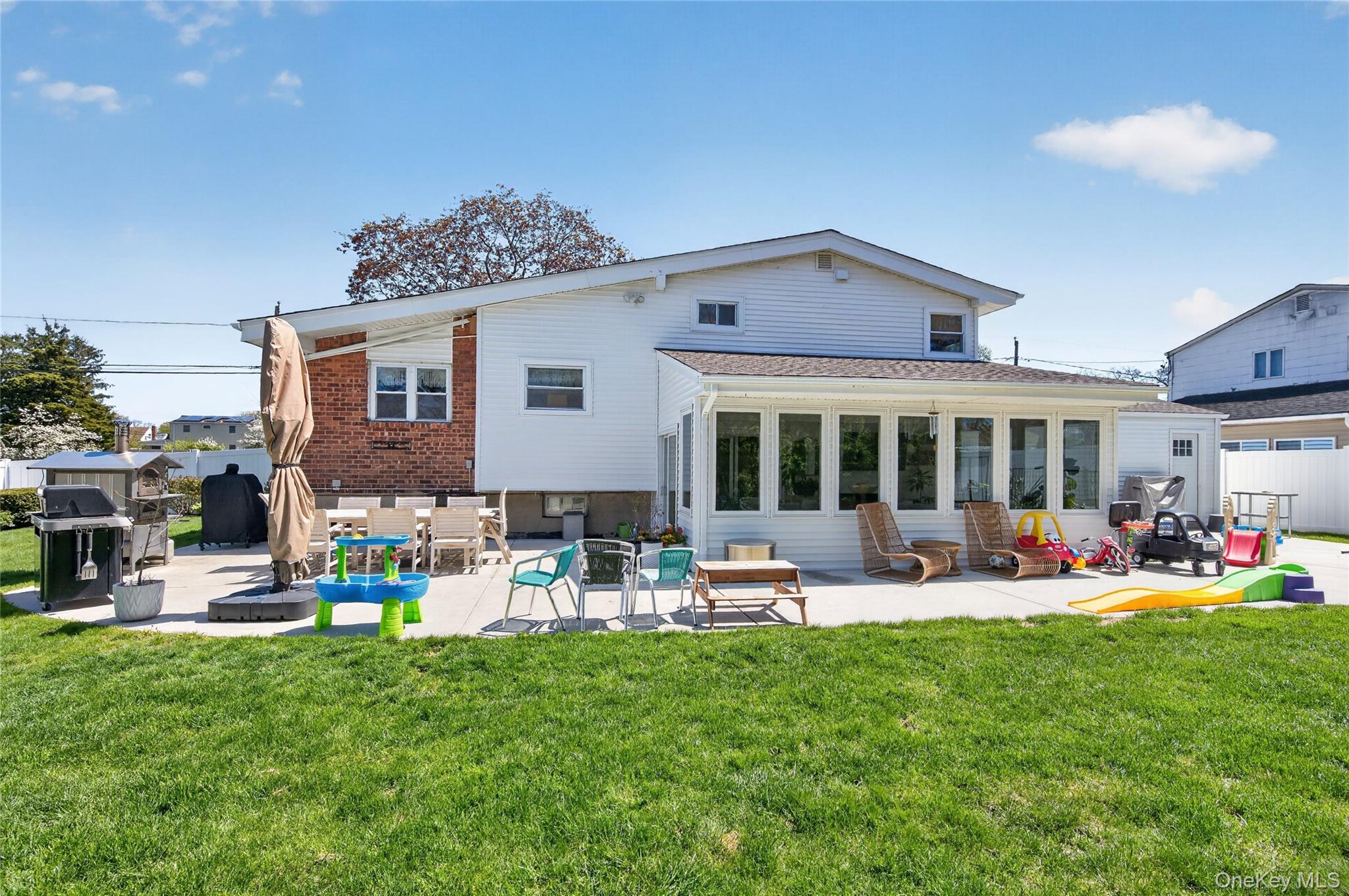  182 W 21st Street, Deer Park, NY, 11729 - 物件實景