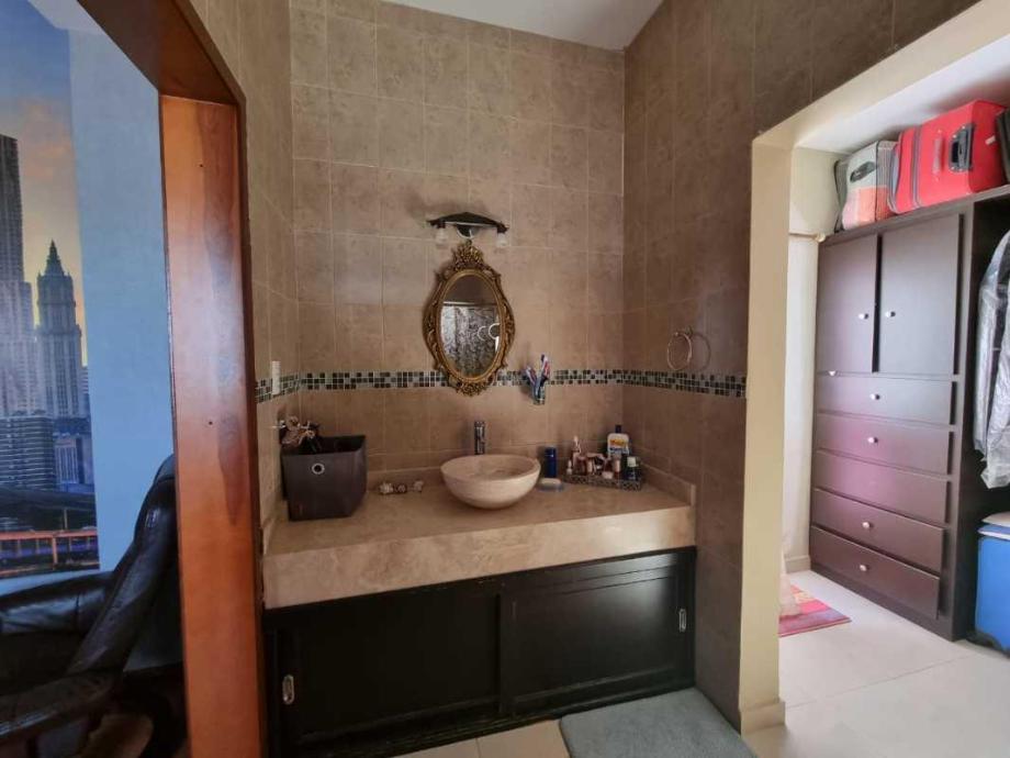 Torreón, Coahuila de Zaragoza, 27106, Mexico, 5 Bedrooms Bedrooms, ,5 BathroomsBathrooms,Residential,For Sale,1916930