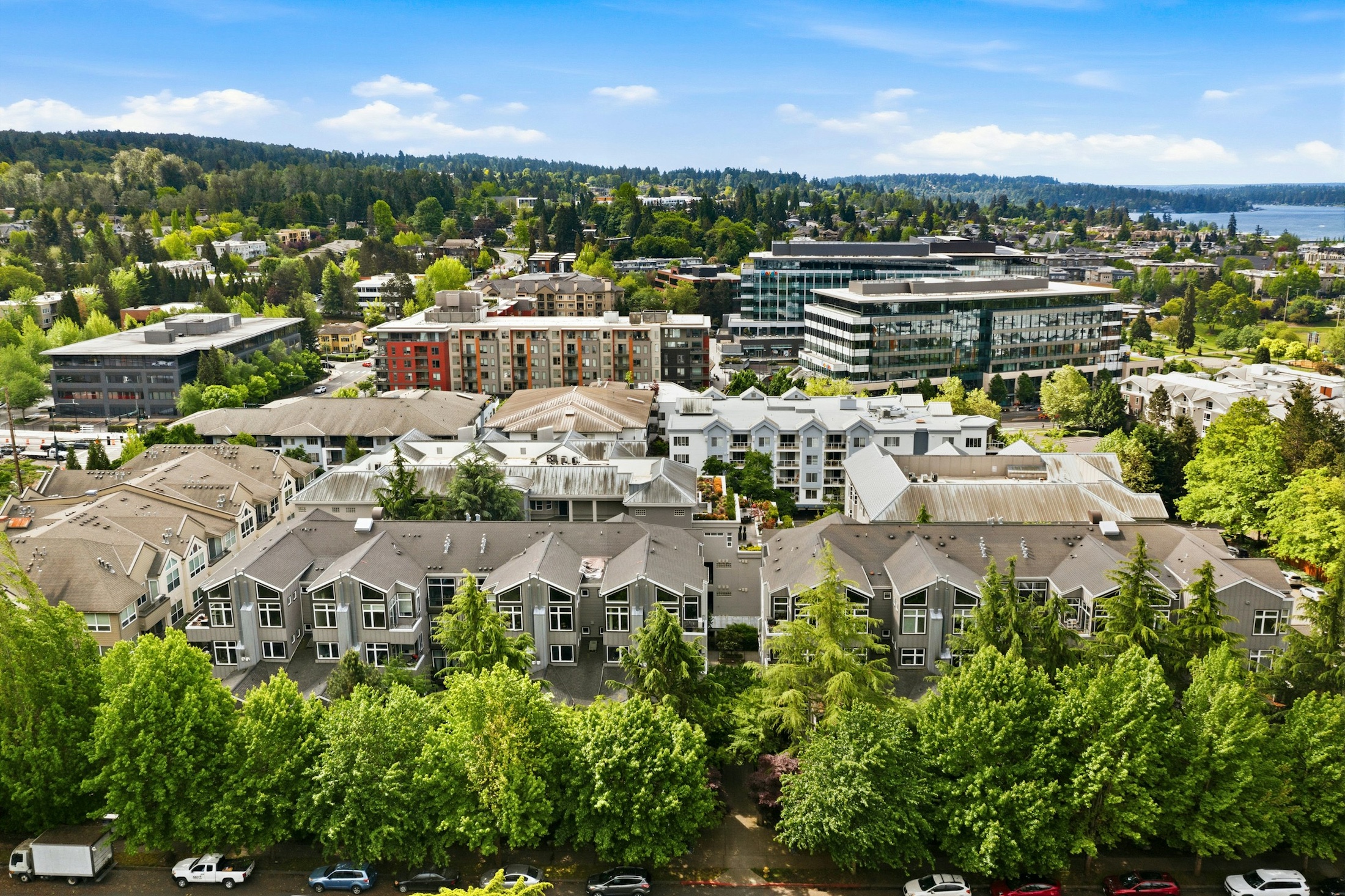  Excellent Kirkland Location - 物件實景