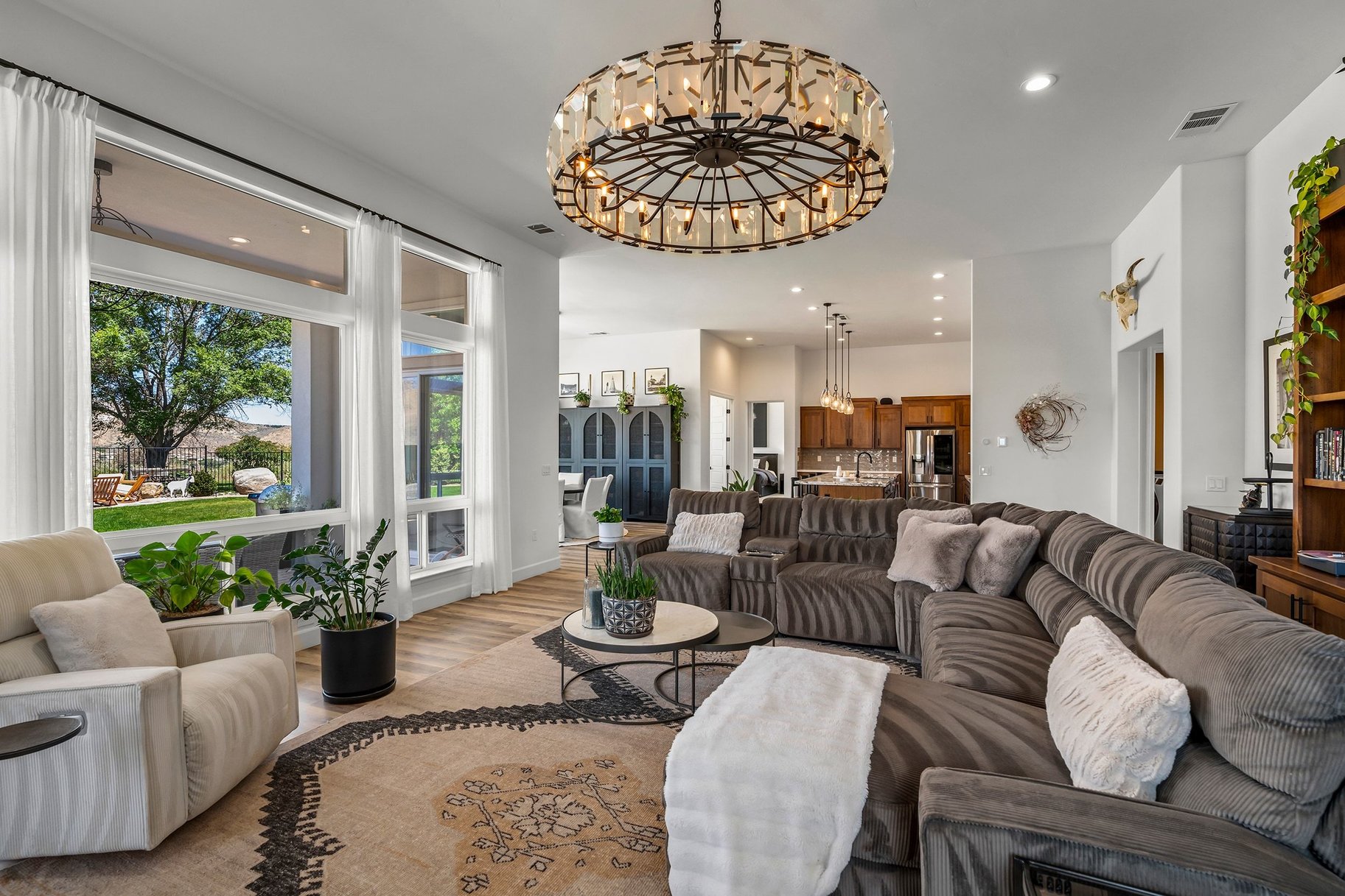  Private Luxury Retreat in Verdi with Custom Designer Finishes & Peavine Views - 物件實景