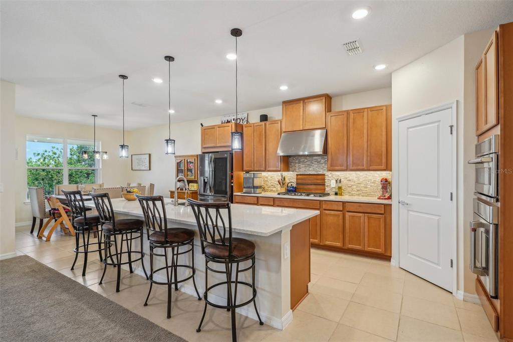 Apopka, Florida, 32703, United States, 5 Bedrooms Bedrooms, ,5 BathroomsBathrooms,Residential,For Sale,1837631