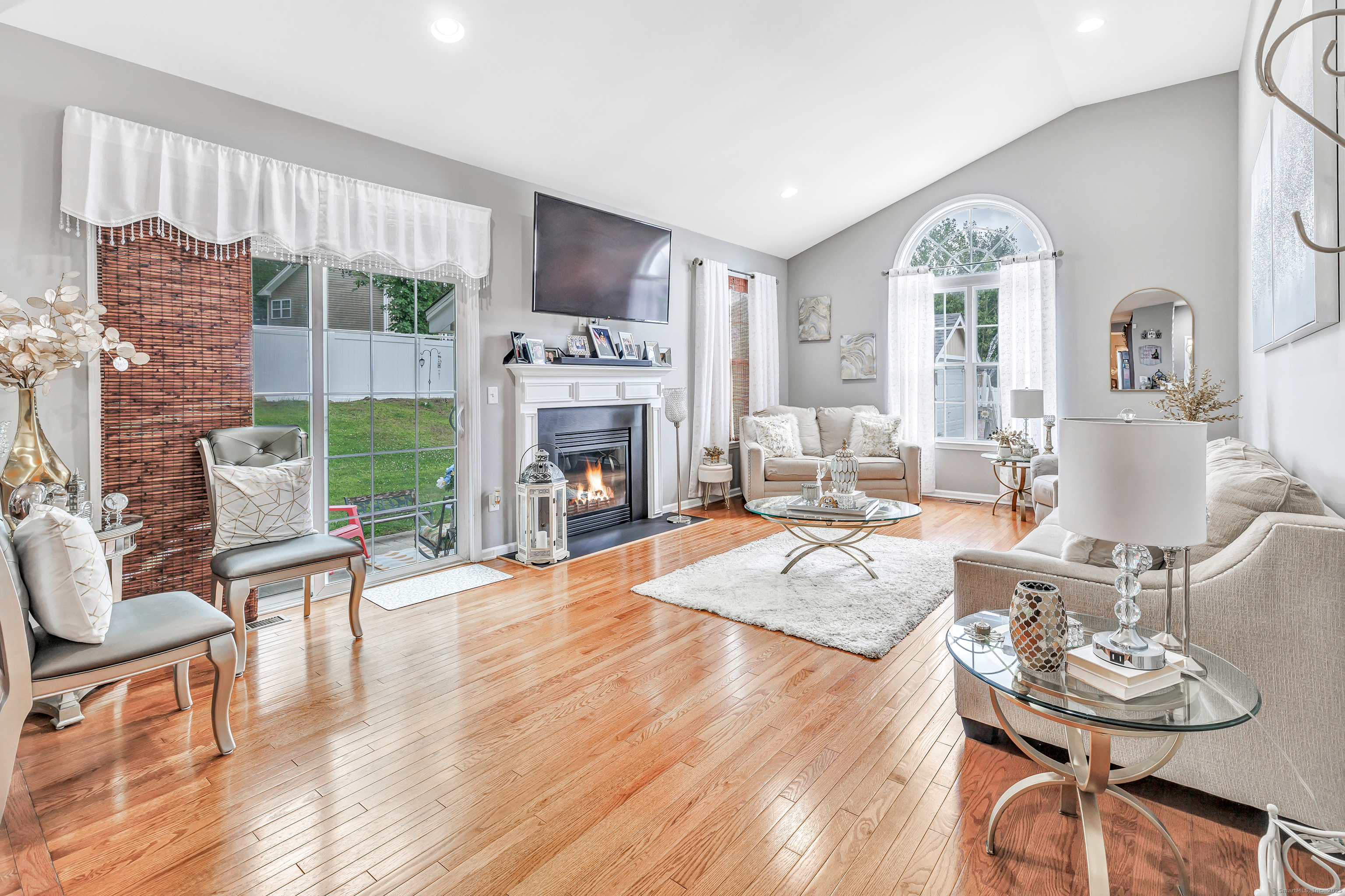 Seymour, Connecticut, 06483, United States, 4 Bedrooms Bedrooms, ,3 BathroomsBathrooms,Residential,For Sale,1906735