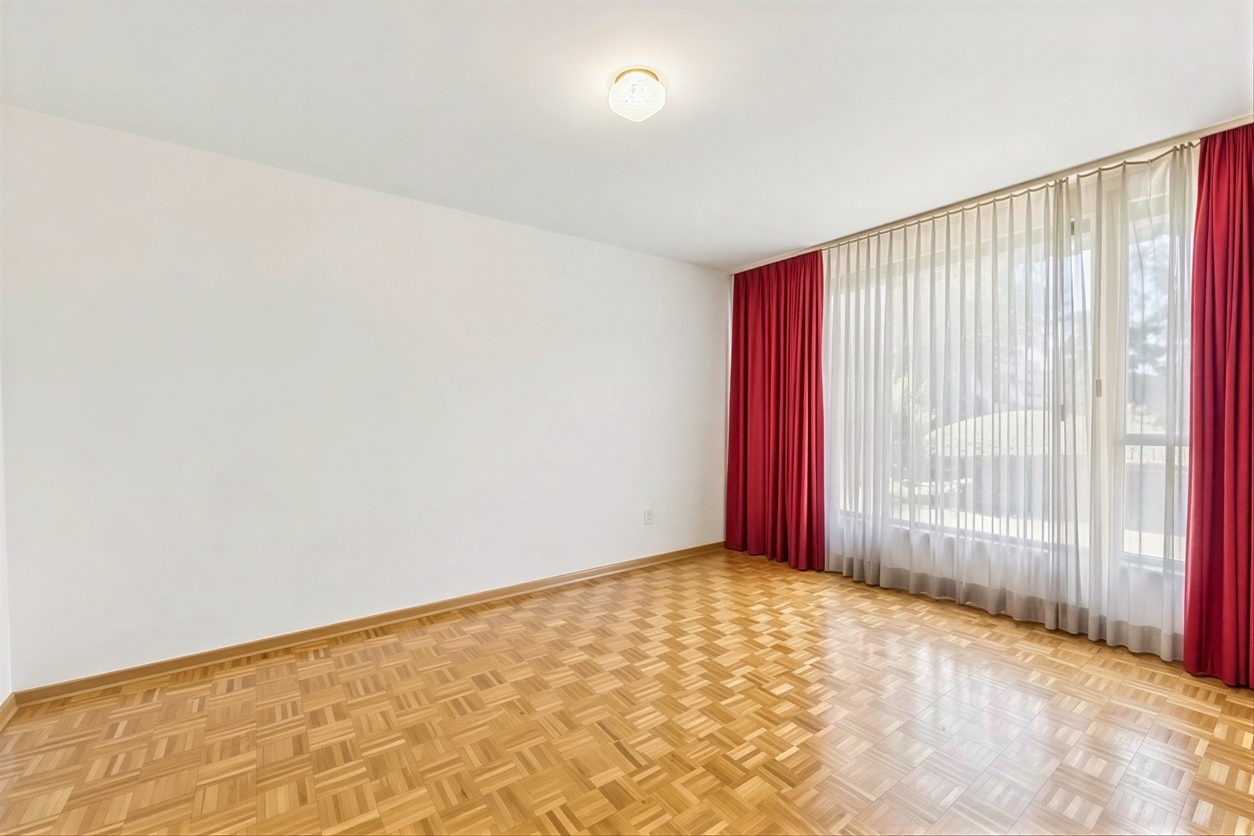  3.5-room apartment just a stone