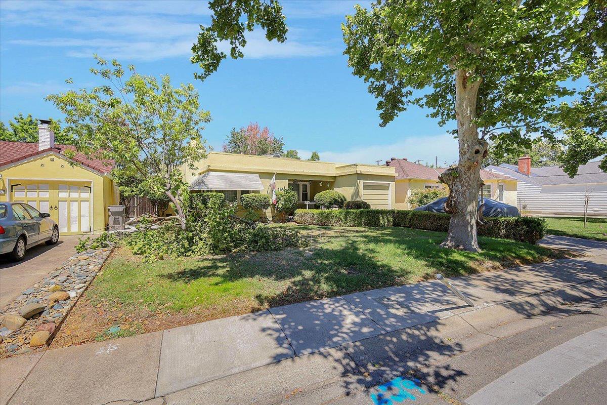 Sacramento, California, 95822, United States, 3 Bedrooms Bedrooms, ,2 BathroomsBathrooms,Residential,For Sale,1912719