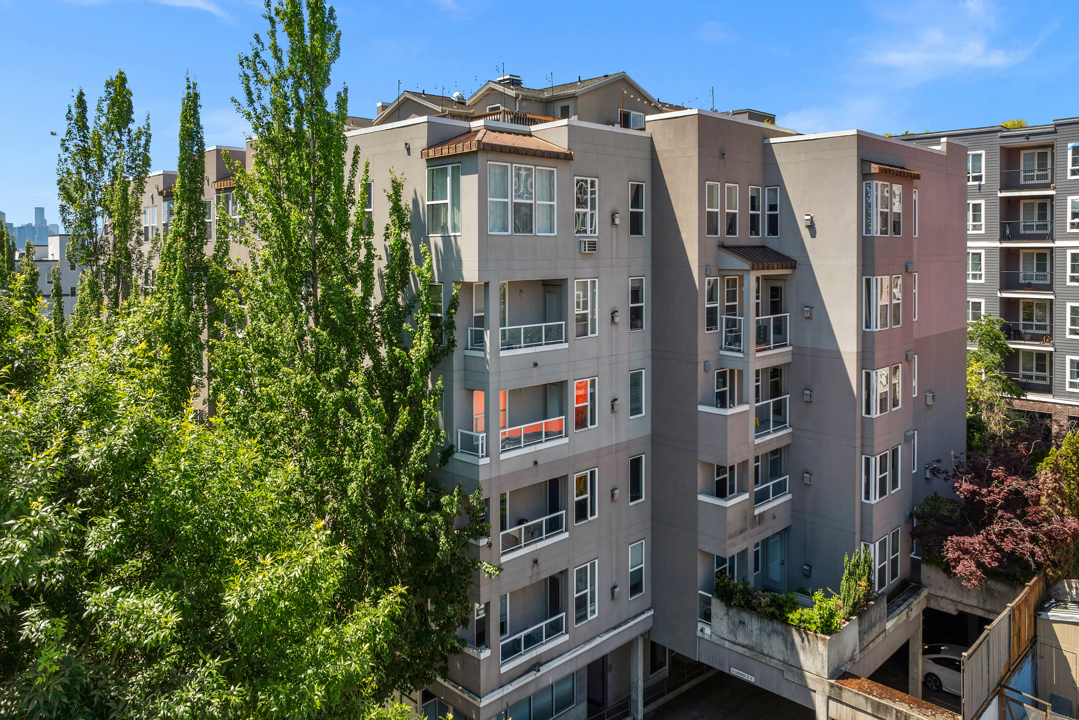  Immaculate University District Condo - 物件實景