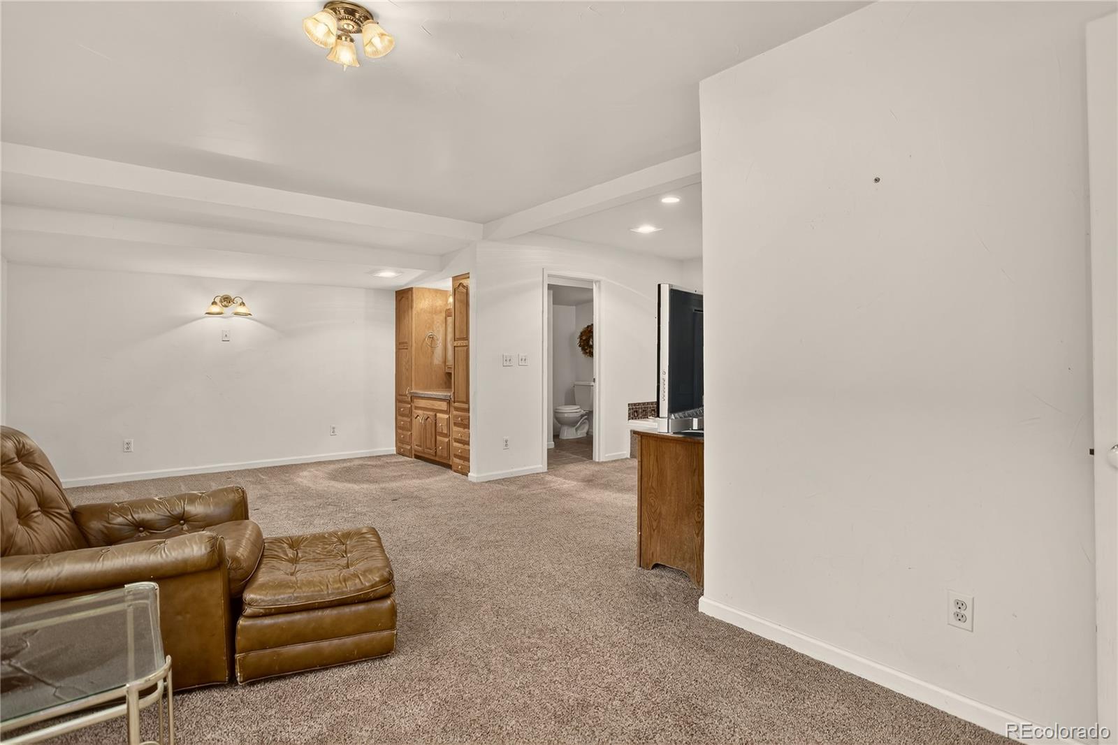 Evergreen, Colorado, 80439, United States, 2 Bedrooms Bedrooms, ,4 BathroomsBathrooms,Residential,For Sale,1951155
